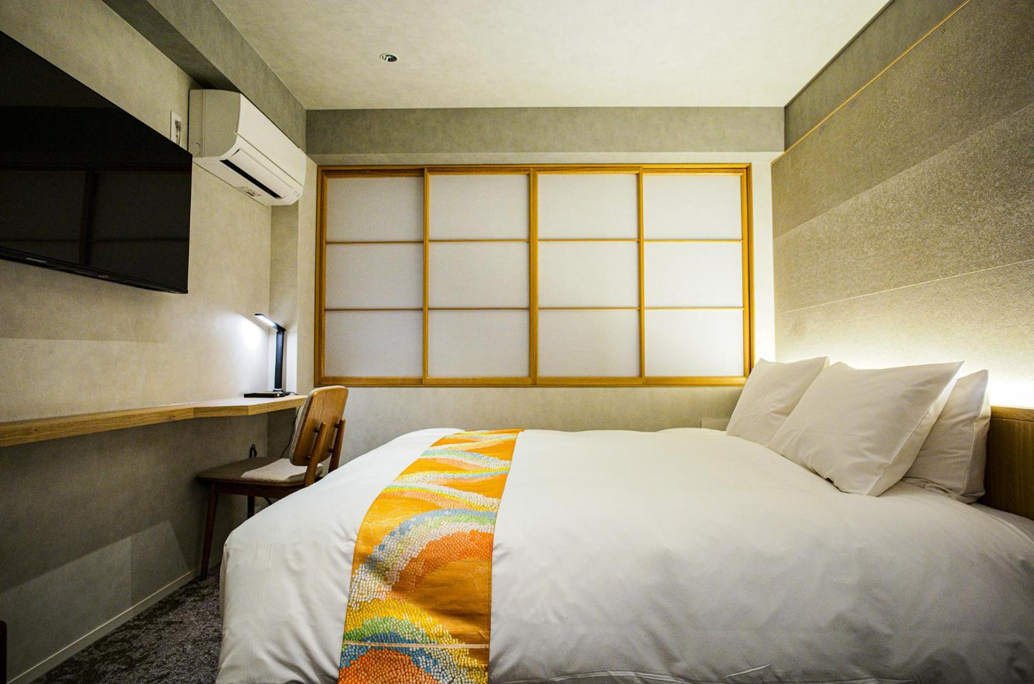 Small Double or Twin Room photo 3