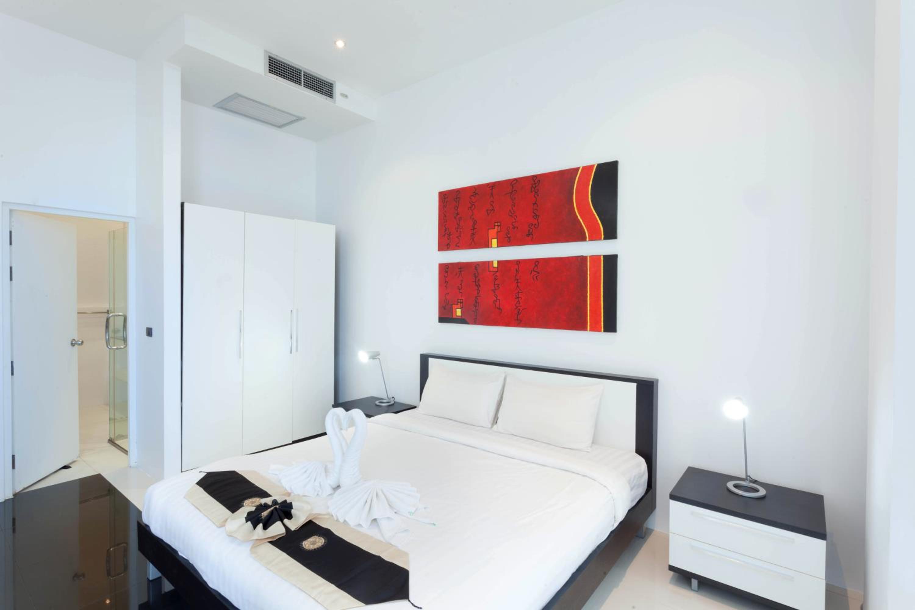 One-Bedroom Apartment - Photo 6