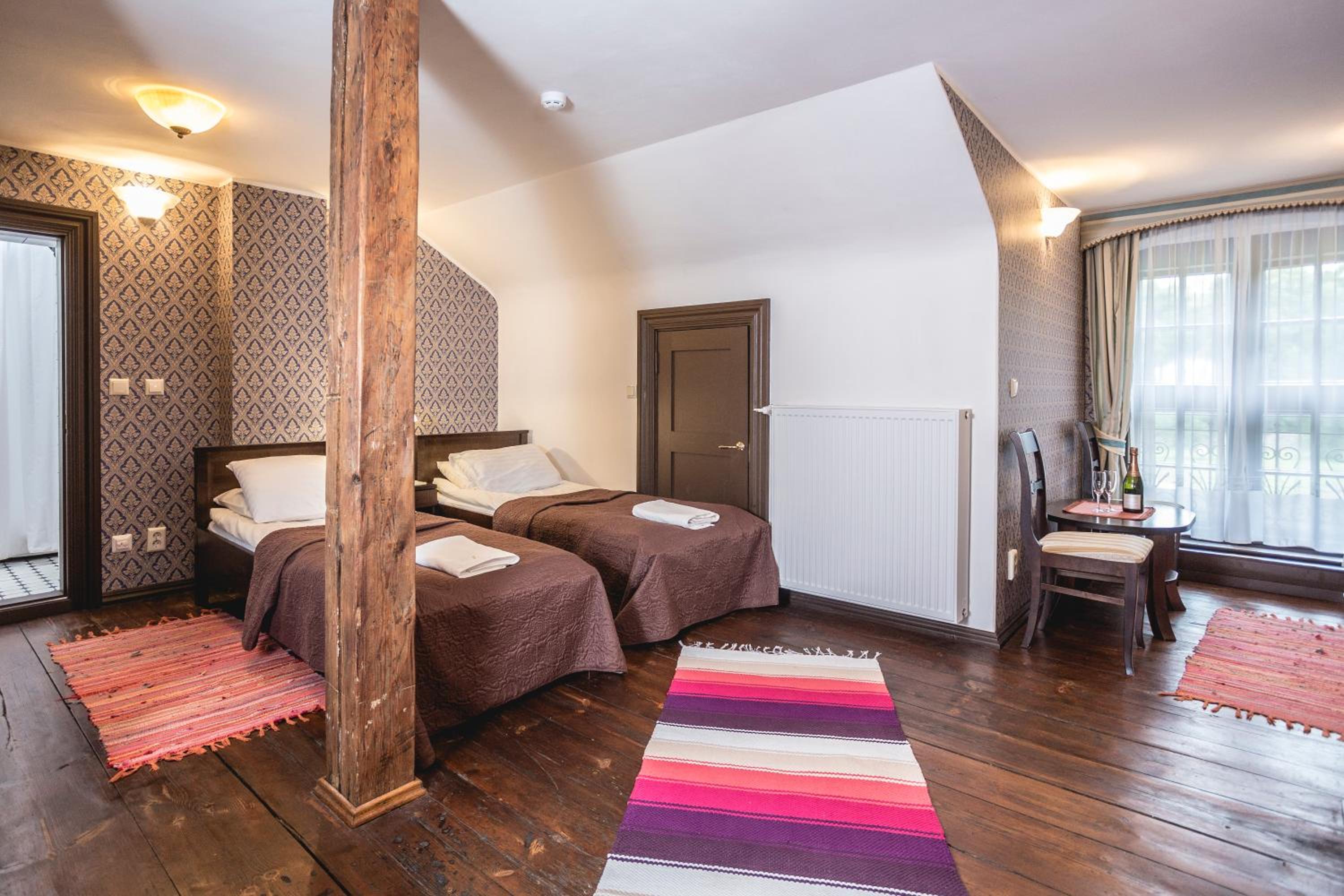 Twin Room - Photo 4