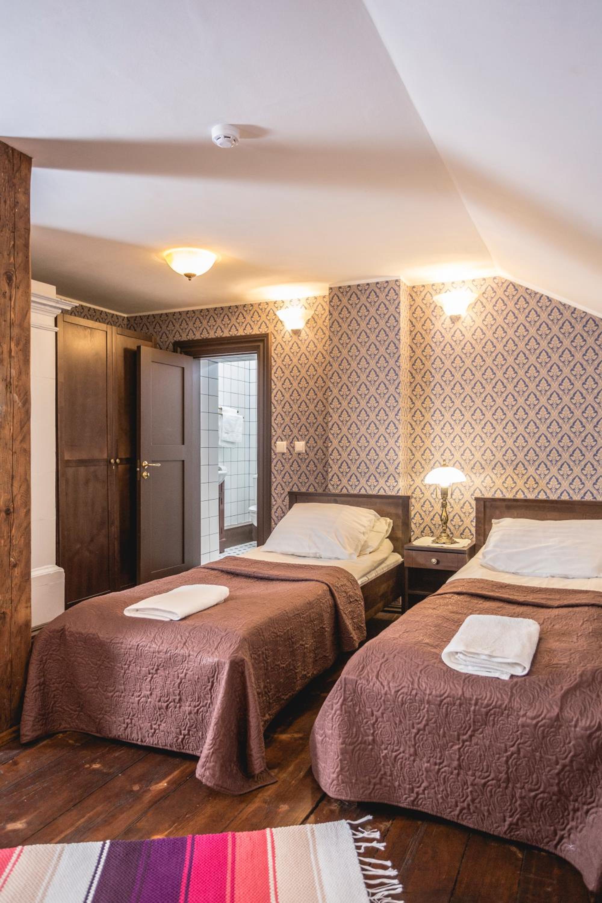 Twin Room - Photo 1