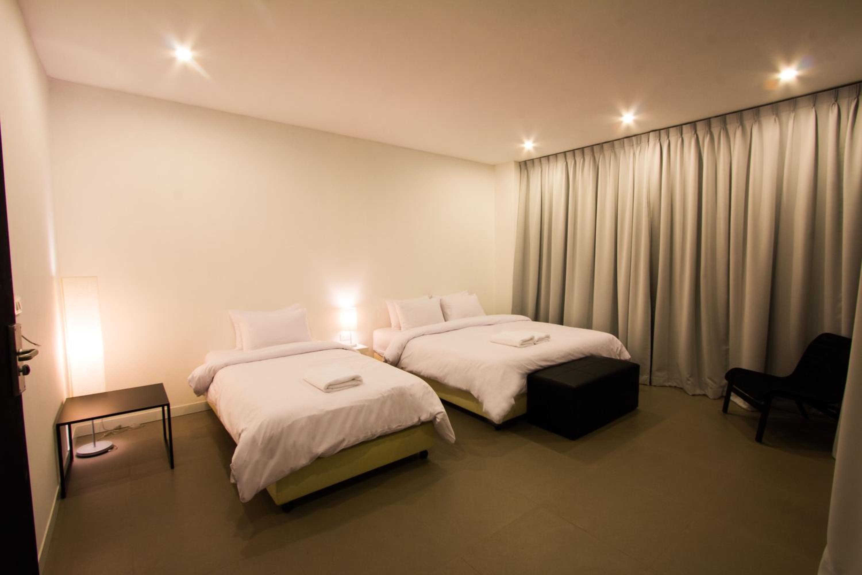 Standard Twin Room - Photo 10
