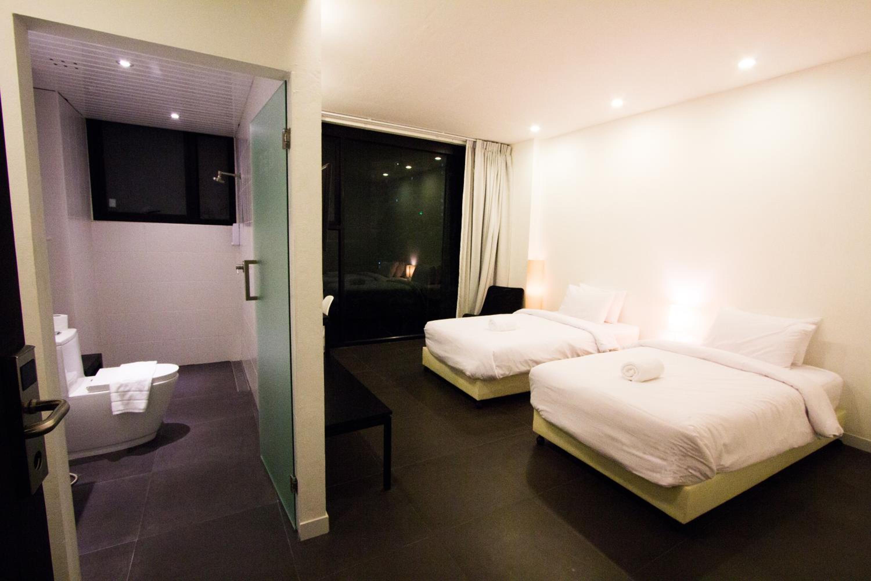 Standard Twin Room - Photo 6