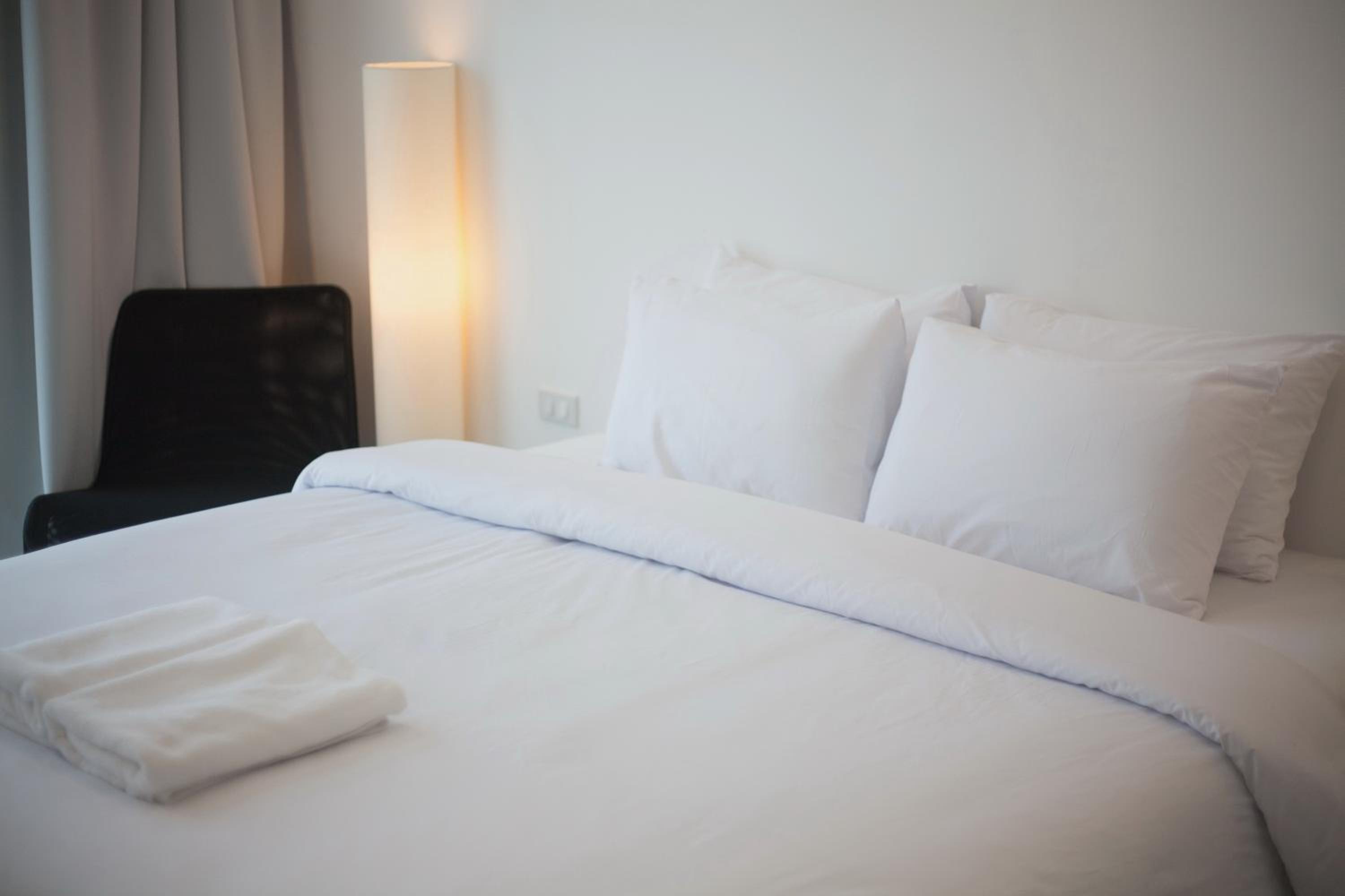 Standard Double Room - Photo 16