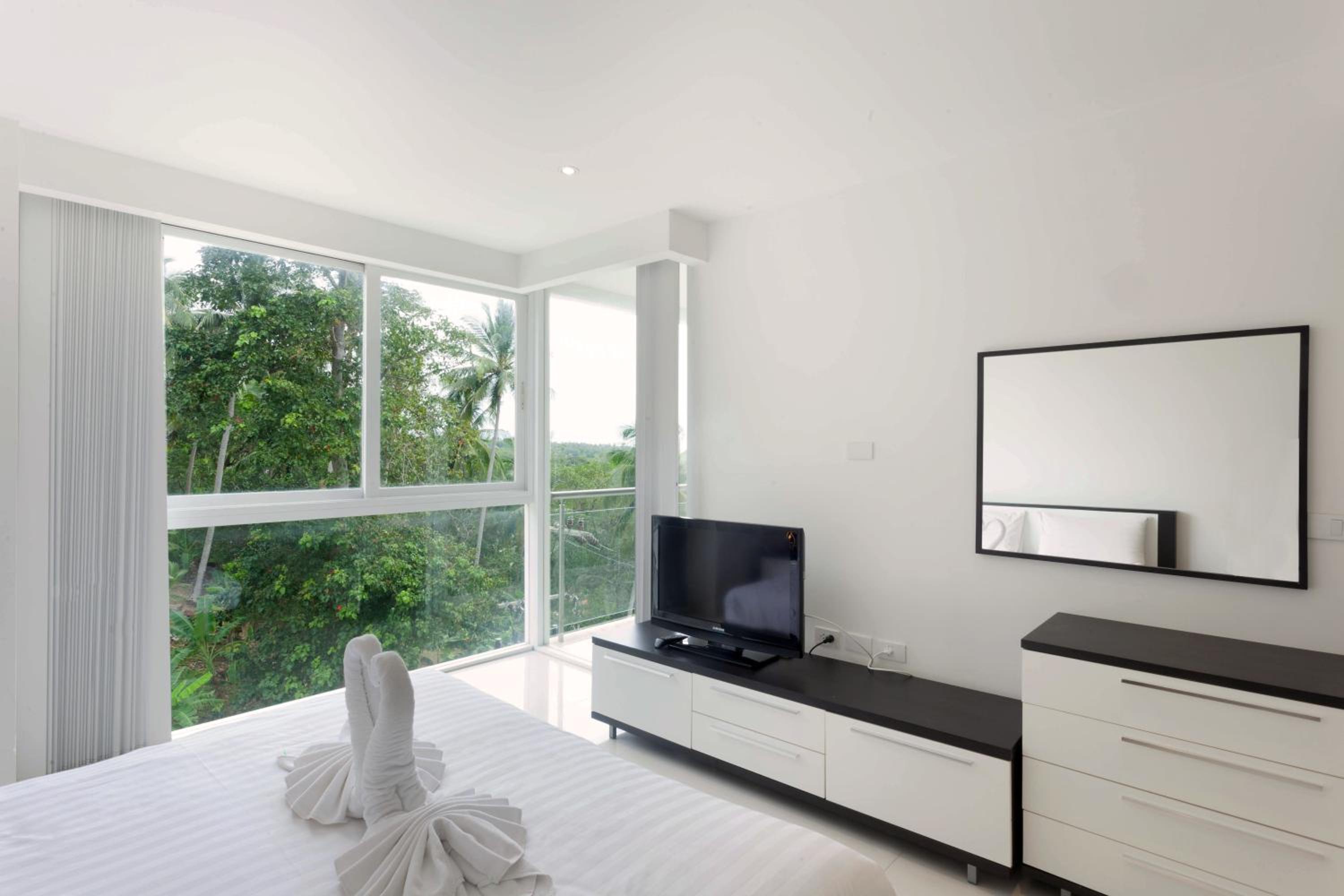 One-Bedroom Apartment - Photo 7