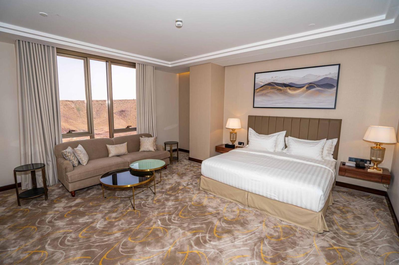 Deluxe Junior Suite photo 2