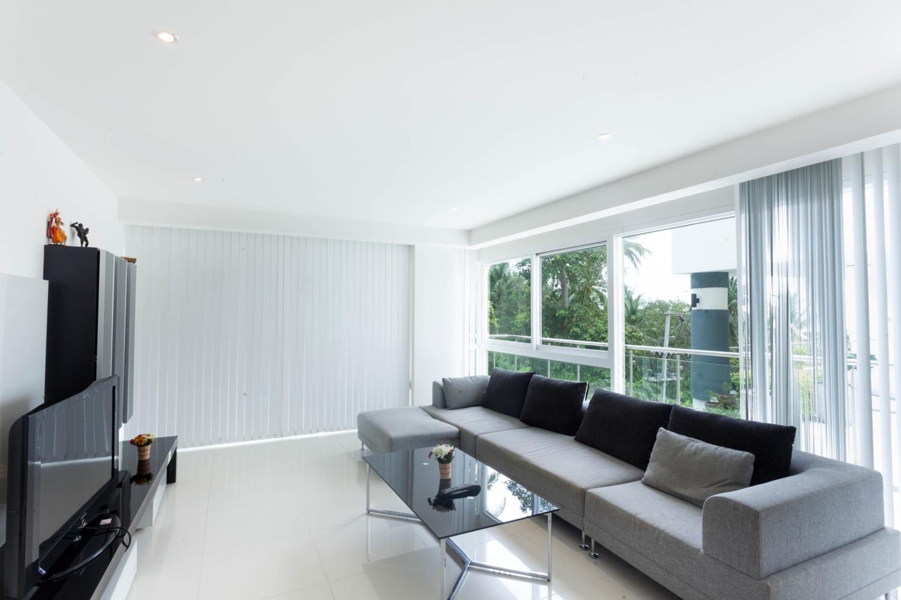 One-Bedroom Apartment - Photo 4
