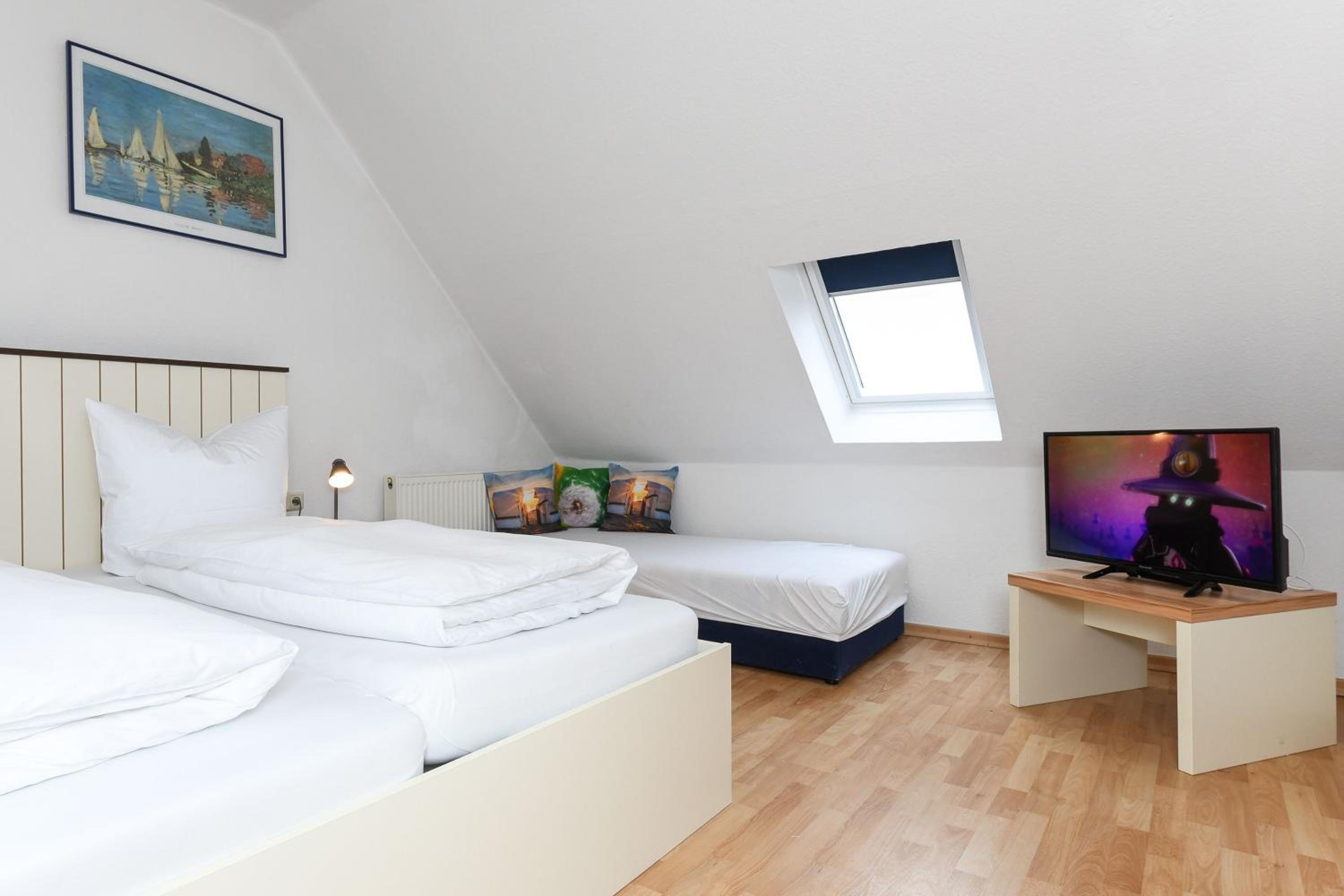 Two-Bedroom Apartment with Shower  photo 3