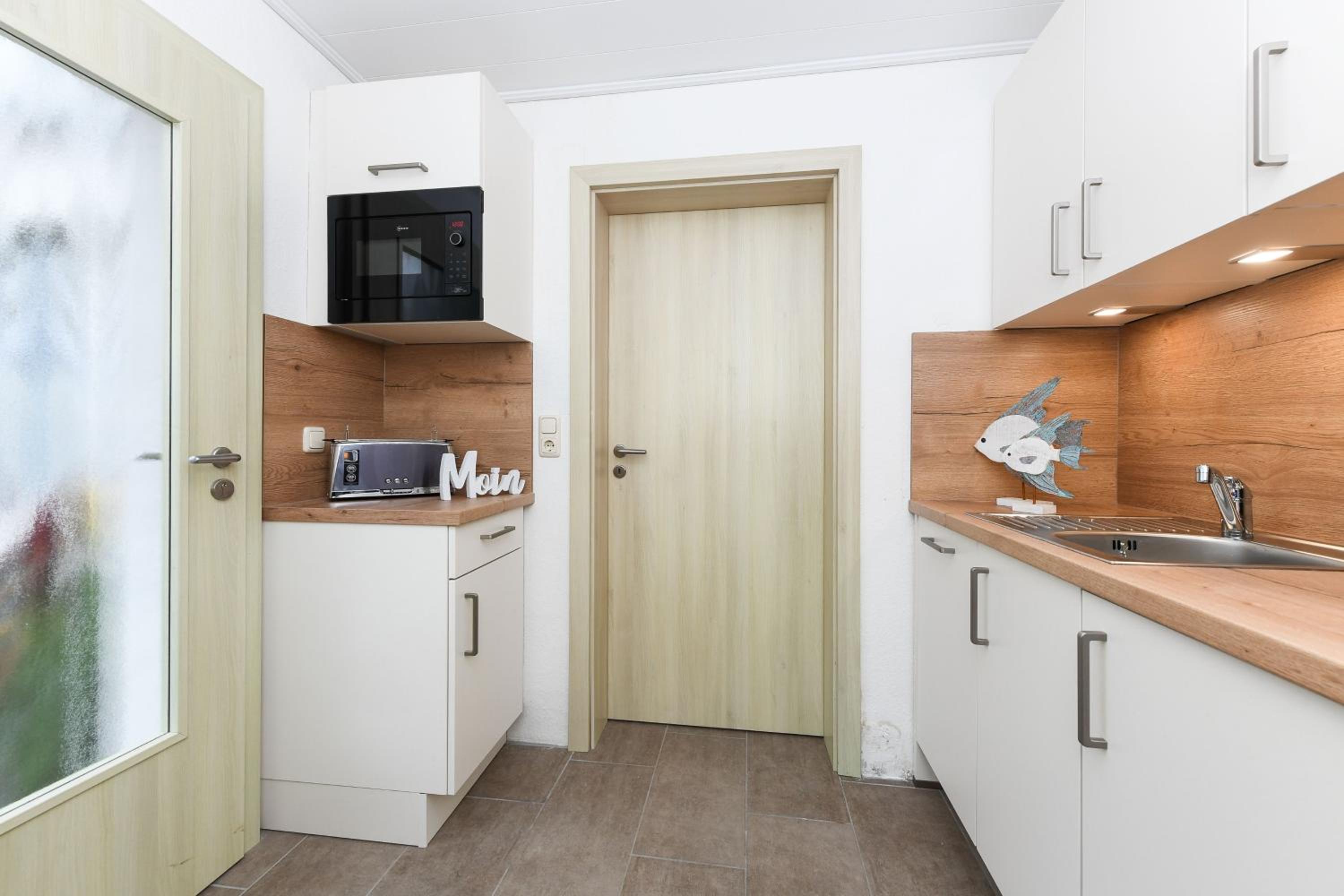 One-Bedroom Apartment with Shower photo 2