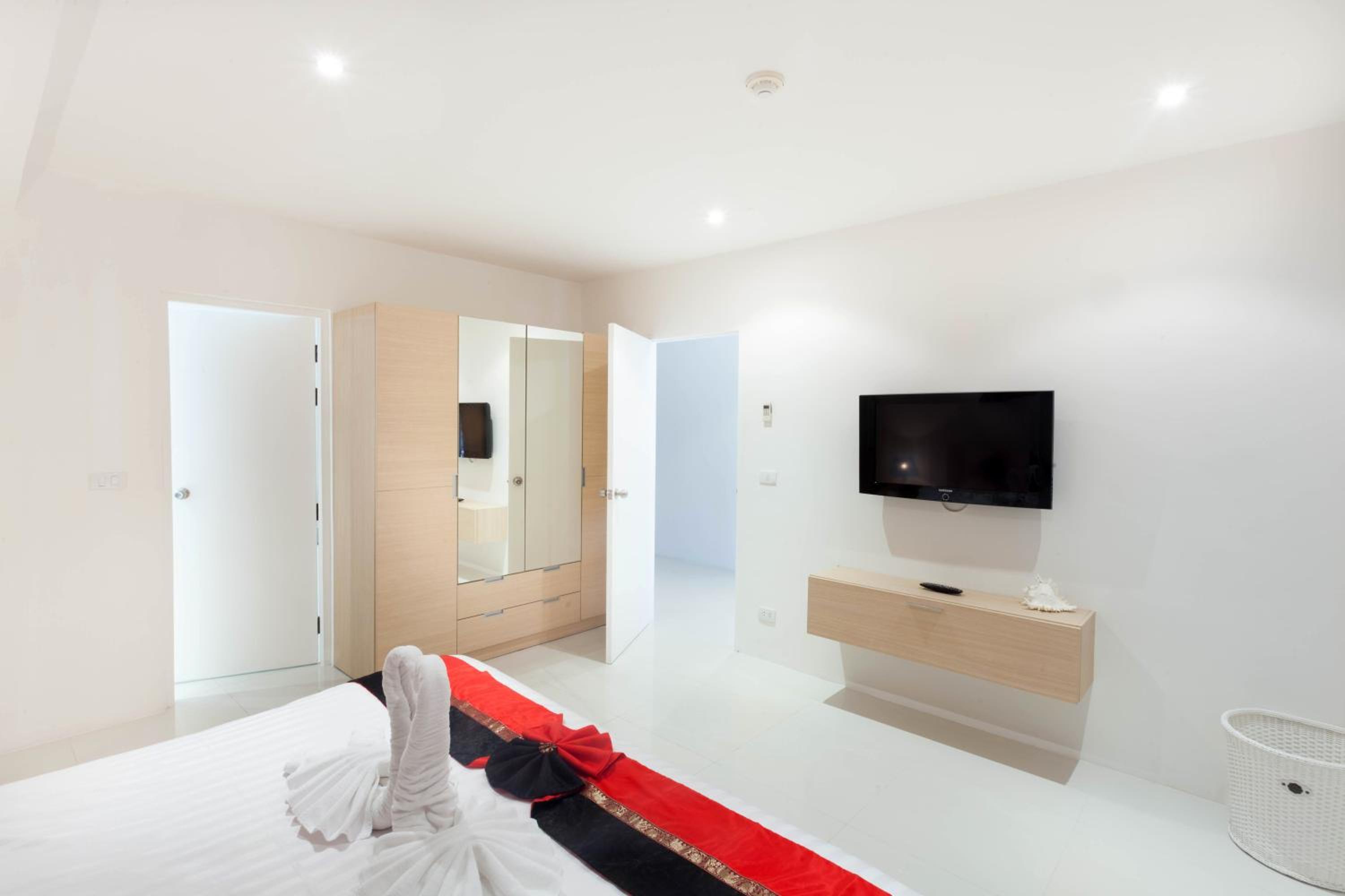 Two-Bedroom Apartment - Photo 14