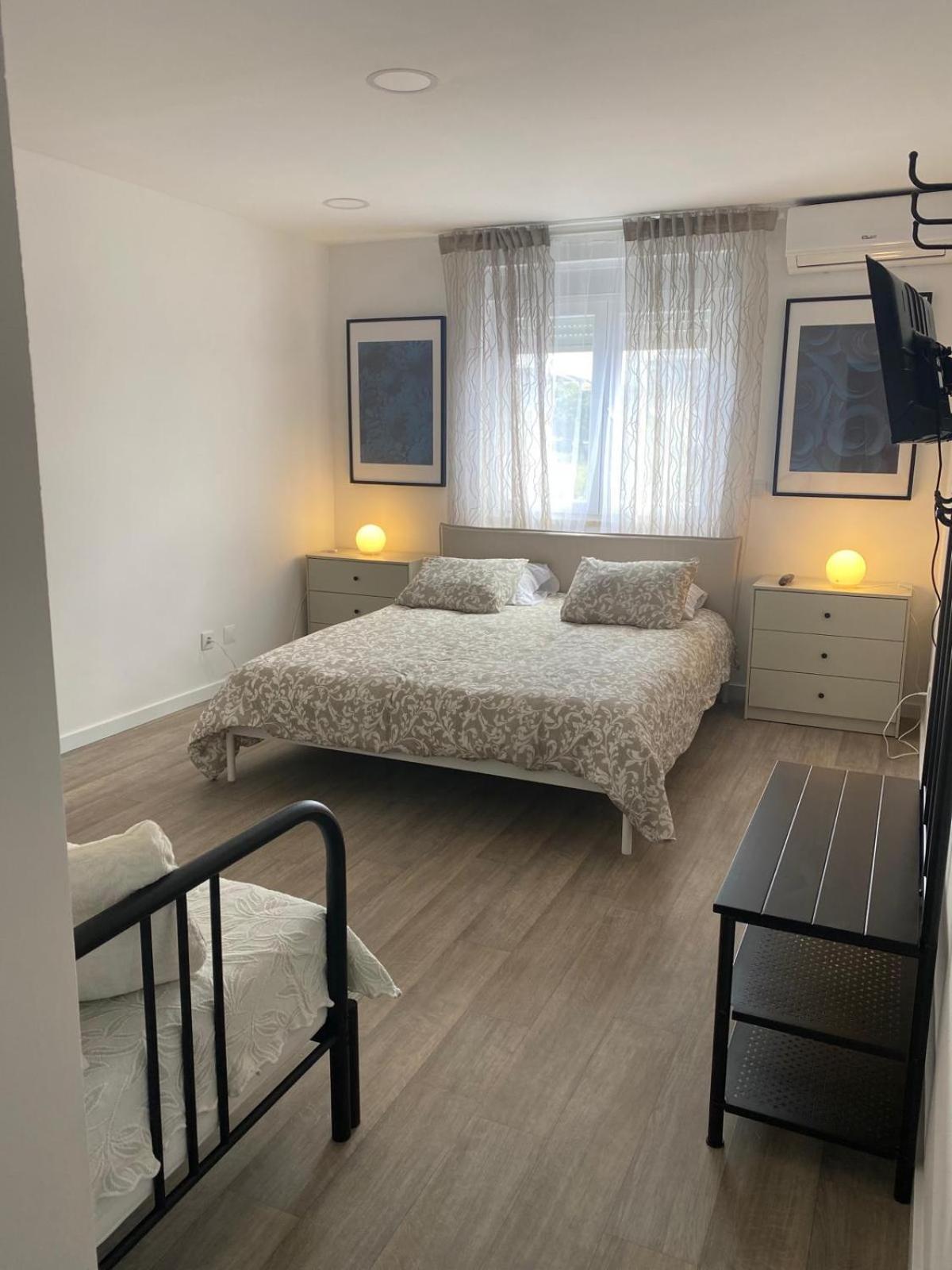 Family Room with Bathroom photo 3