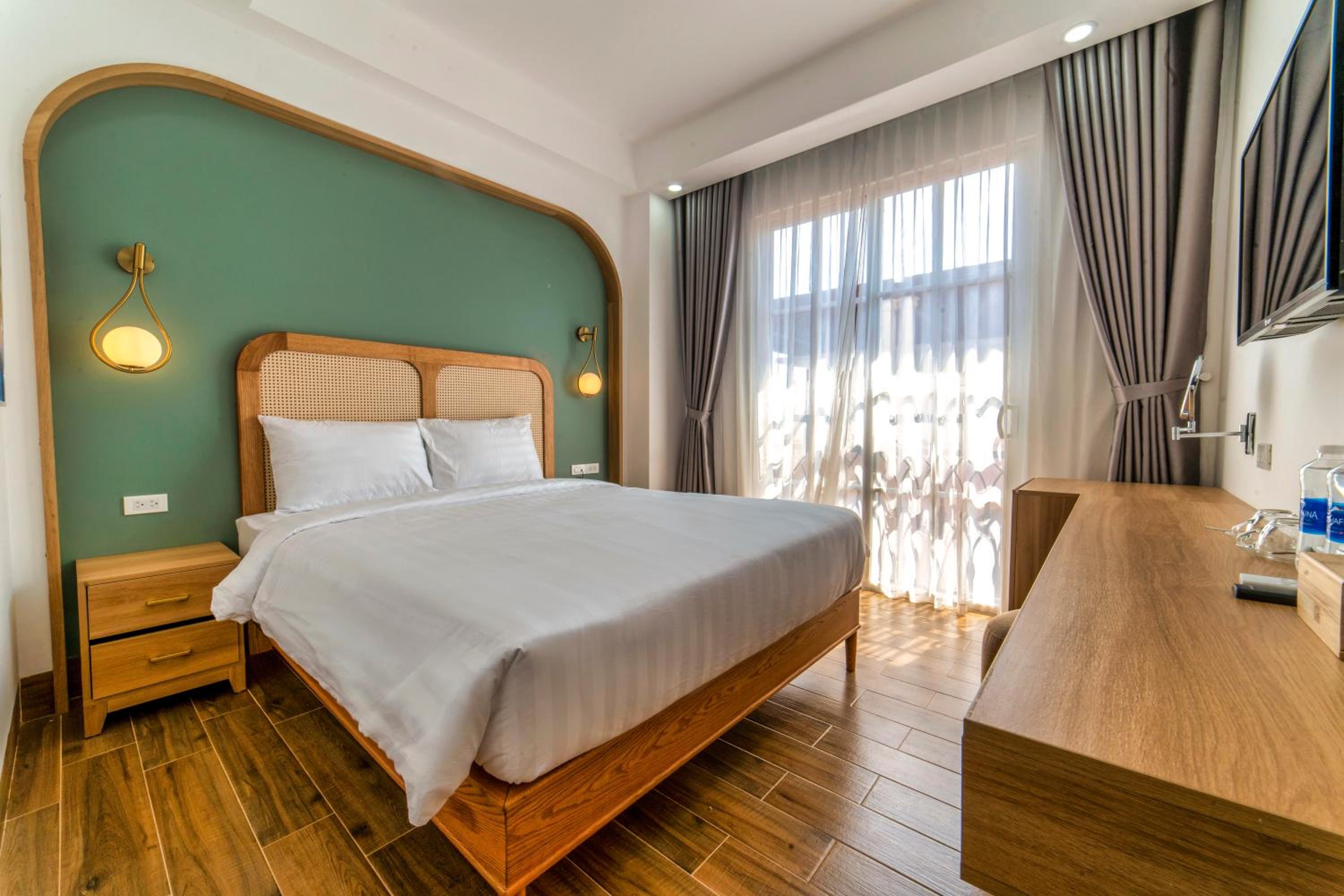 Double Room with Balcony - Photo 4