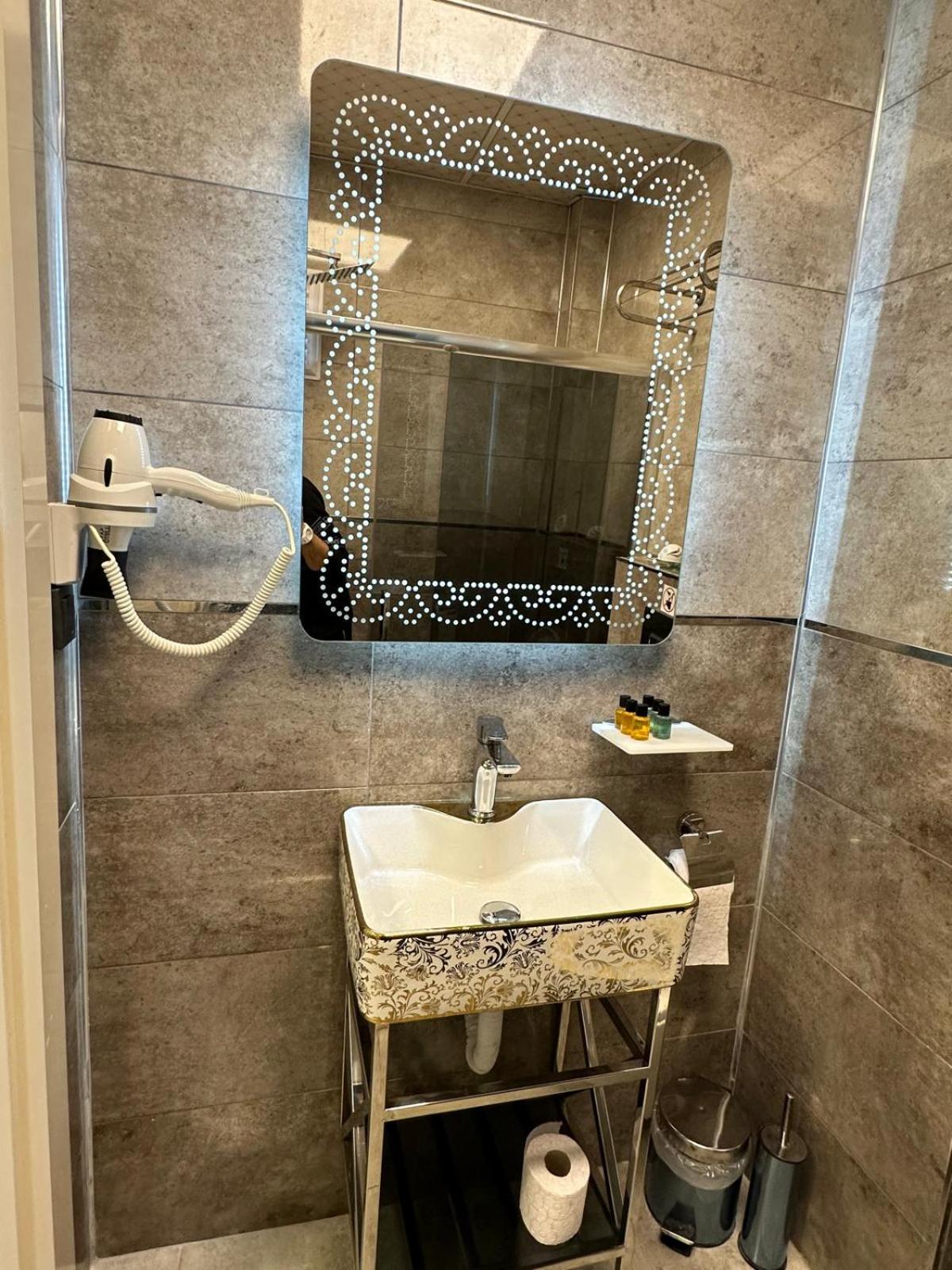 Comfort Triple Room with Shower photo 2