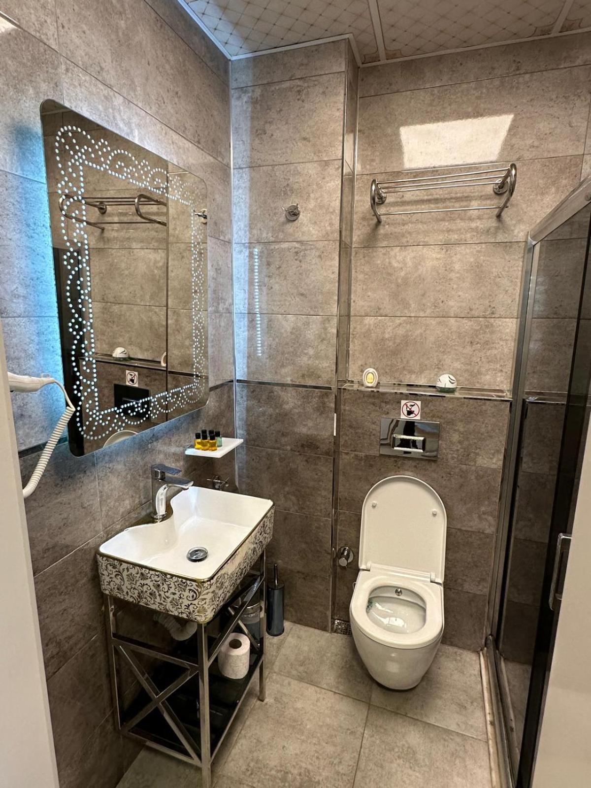 Comfort Triple Room with Shower photo 3