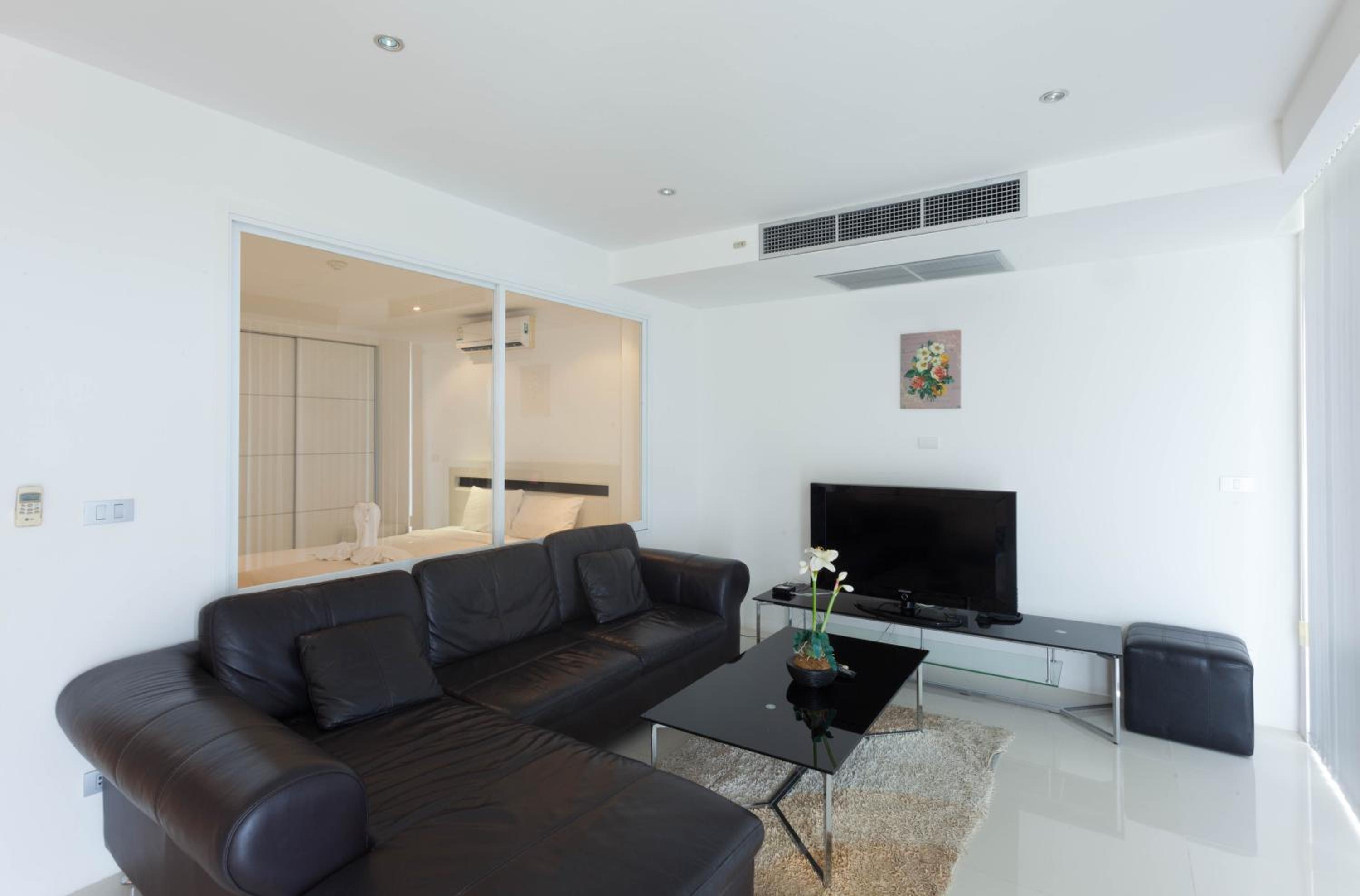 Two-Bedroom Apartment - Photo 23