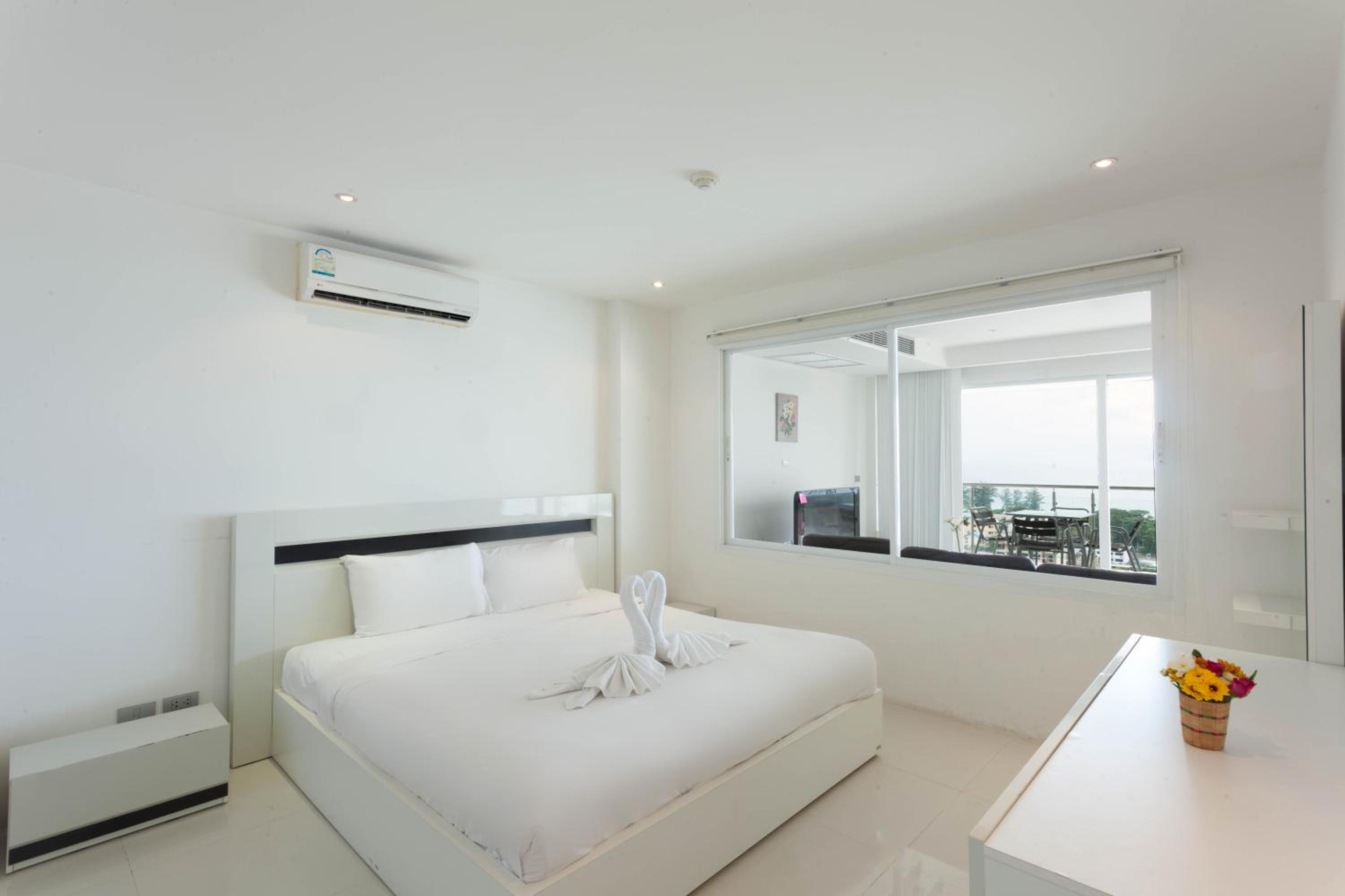 Two-Bedroom Apartment - Photo 4