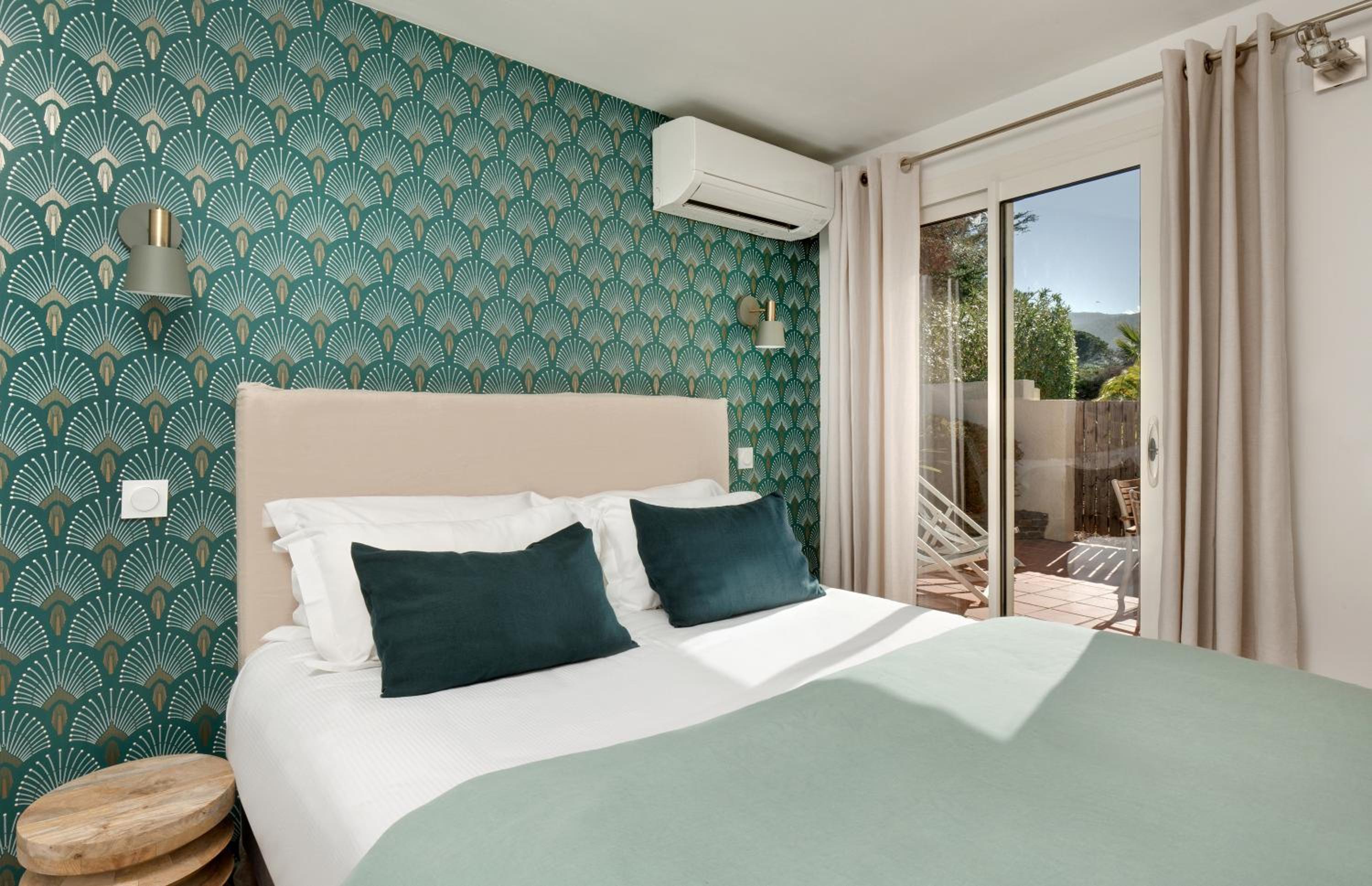 Junior Suite with Garden View