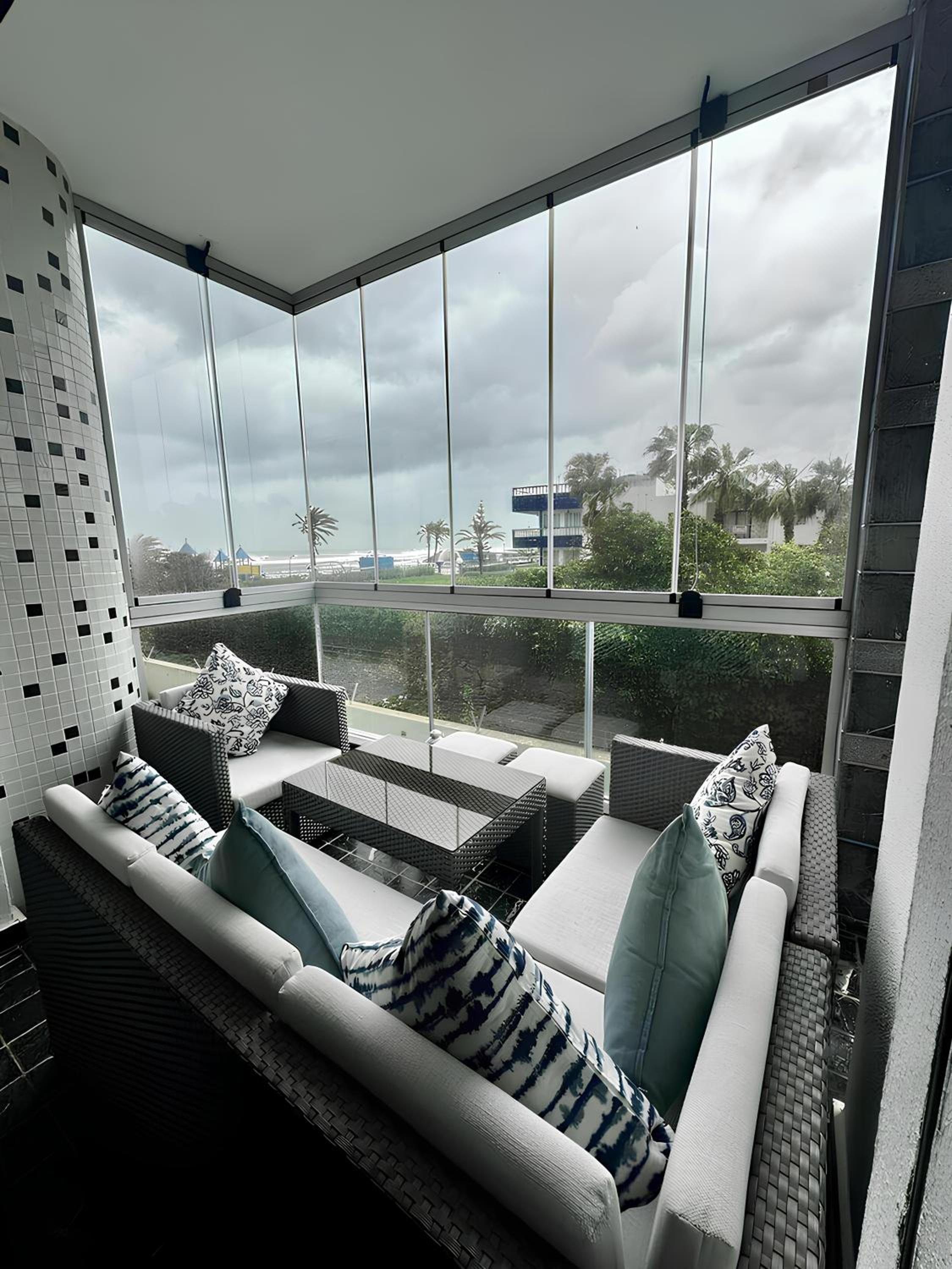 Apartment with Sea View - Photo 5