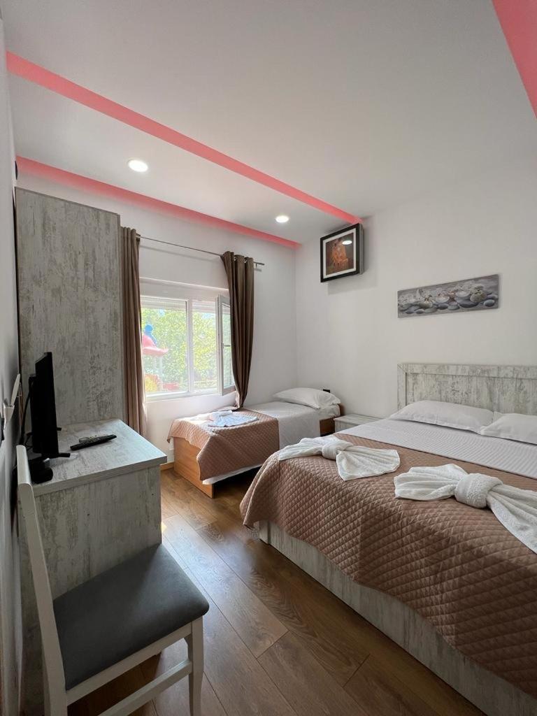 Deluxe Double Room (2 Adults + 1 Child)