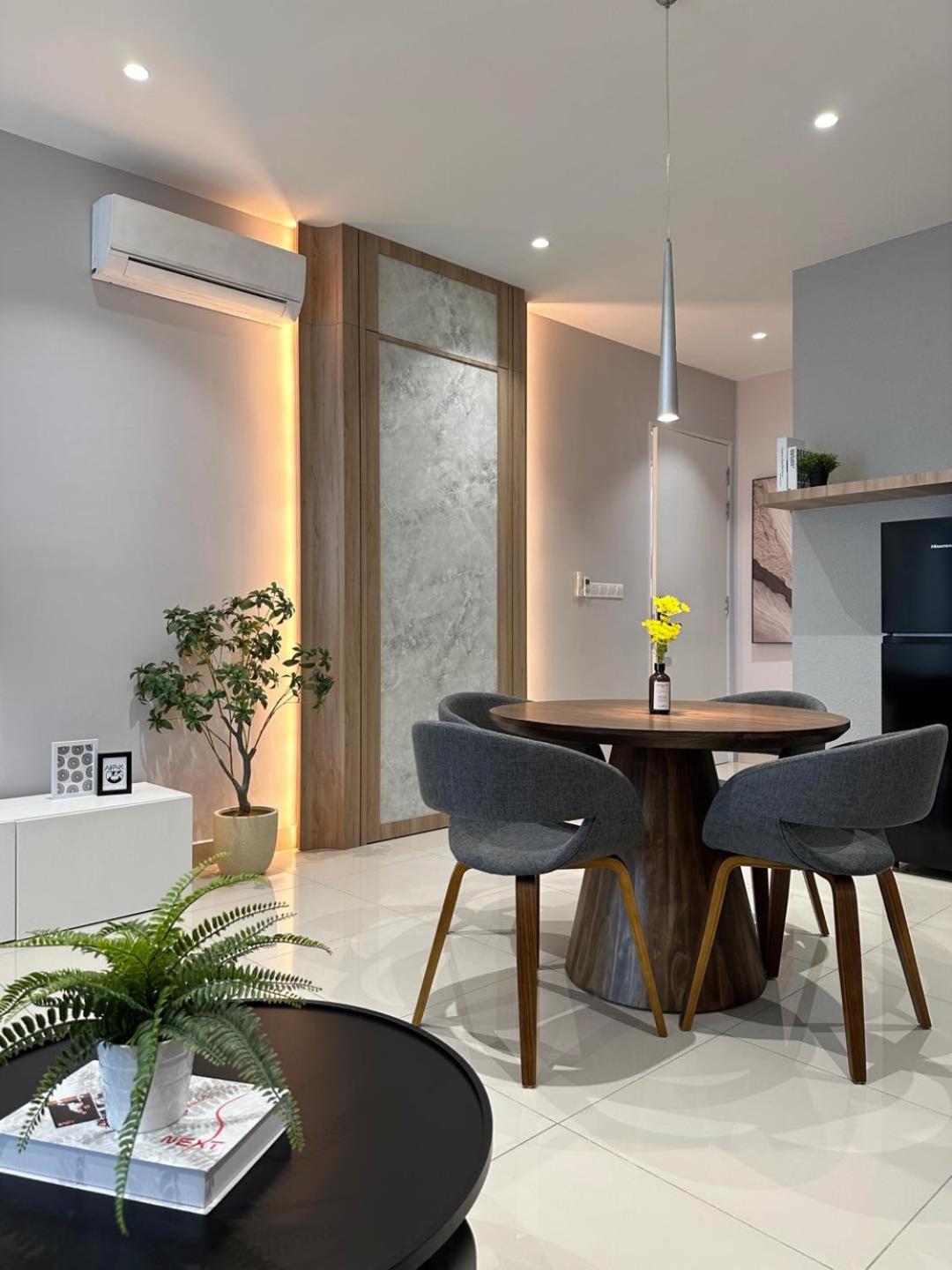 Three-Bedroom Apartment with Balcony