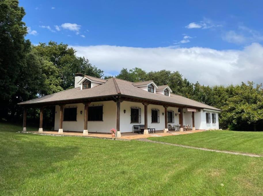 Four-Bedroom House photo 3