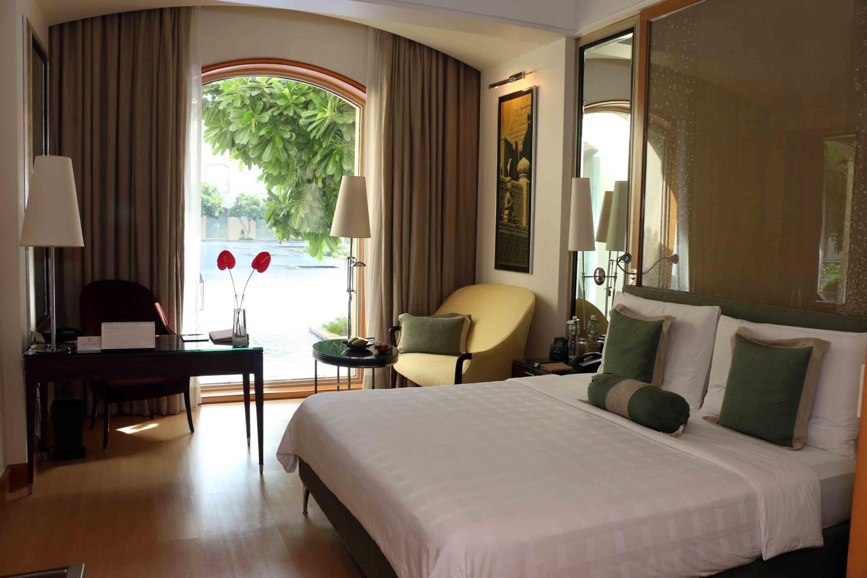 Superior Pool View Room - King
