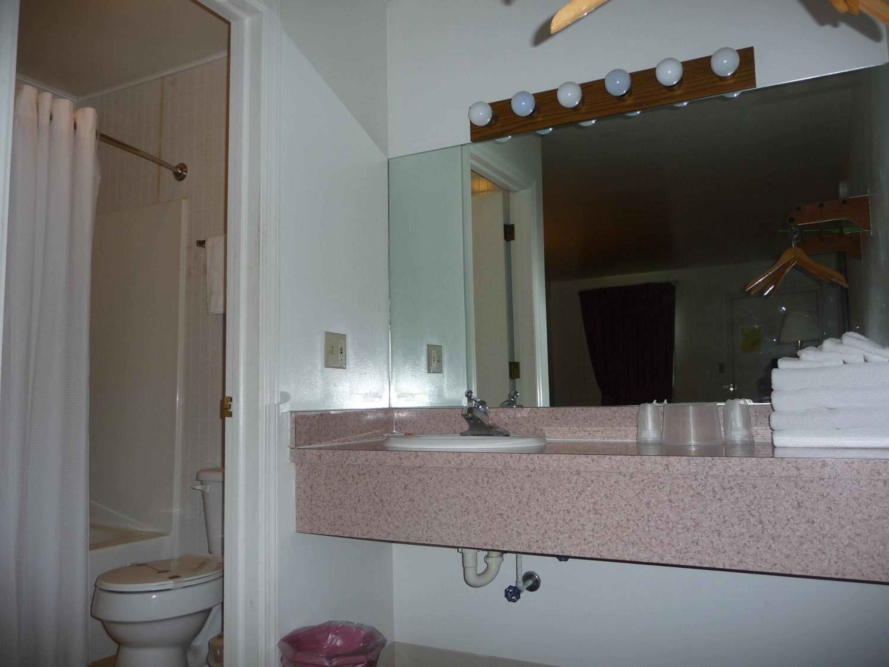 Double Room with Two Double Beds - Photo 2