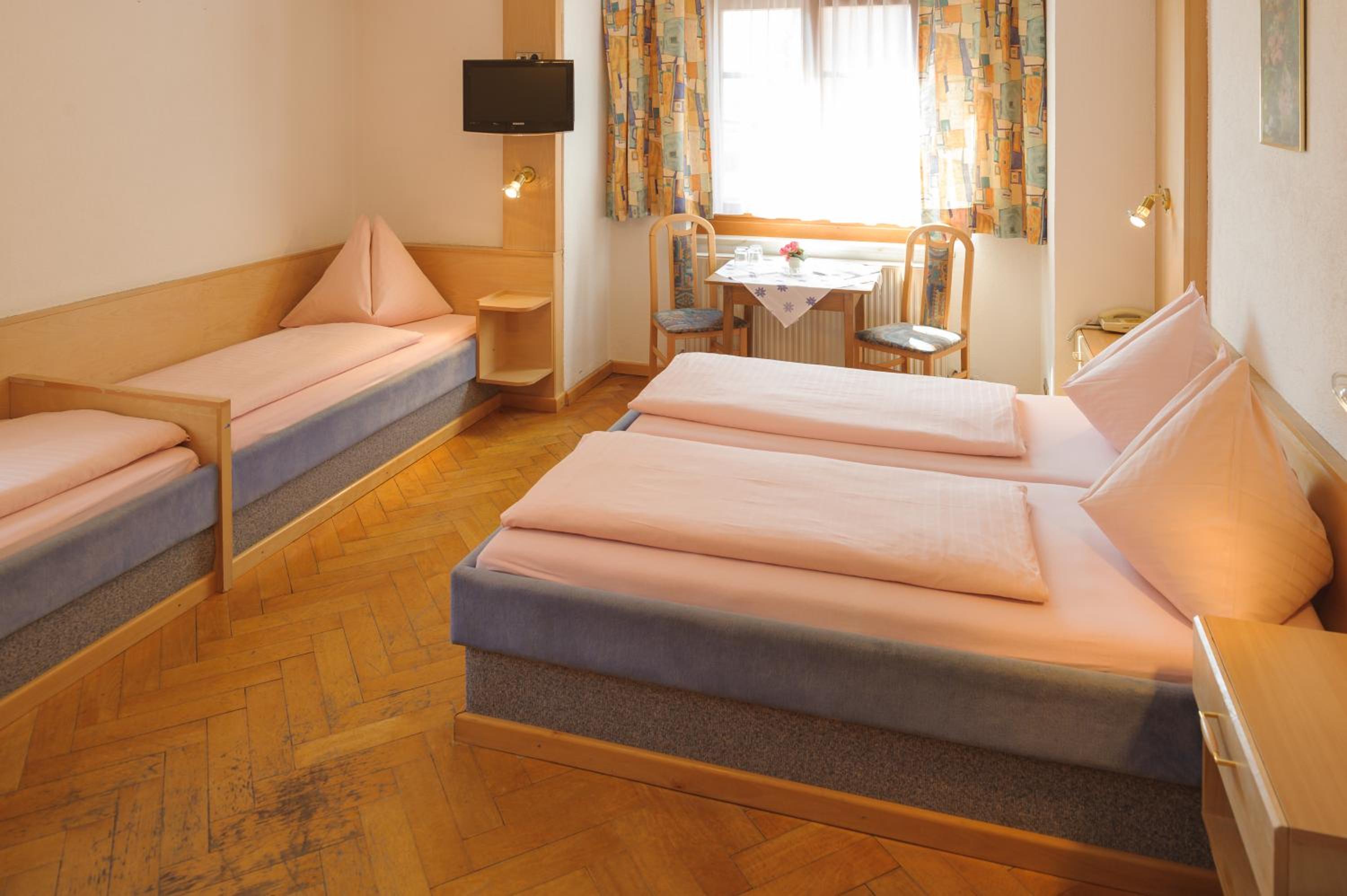 Quadruple Room - Photo 3