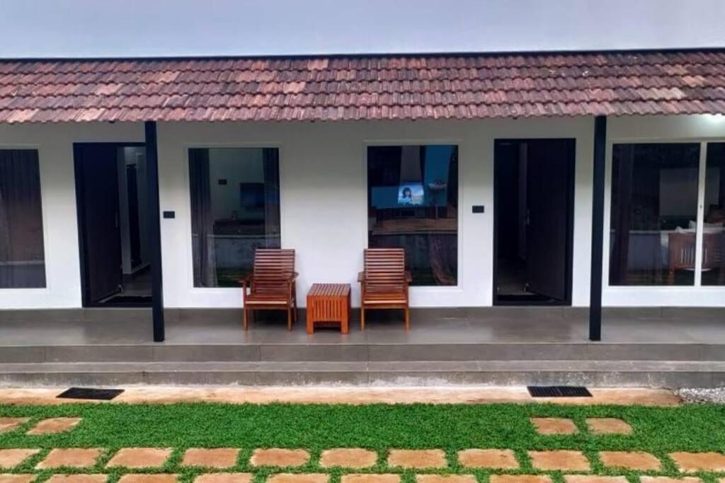 Two-Bedroom House photo 3