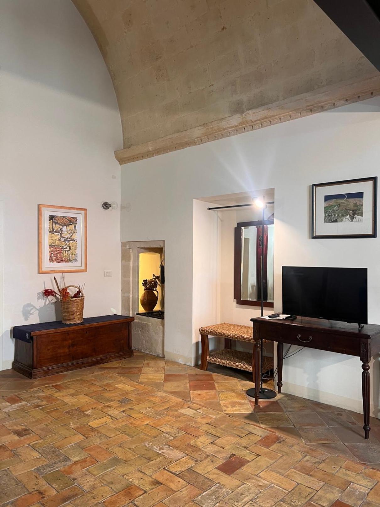 Suite (4 Adults) - Photo 7