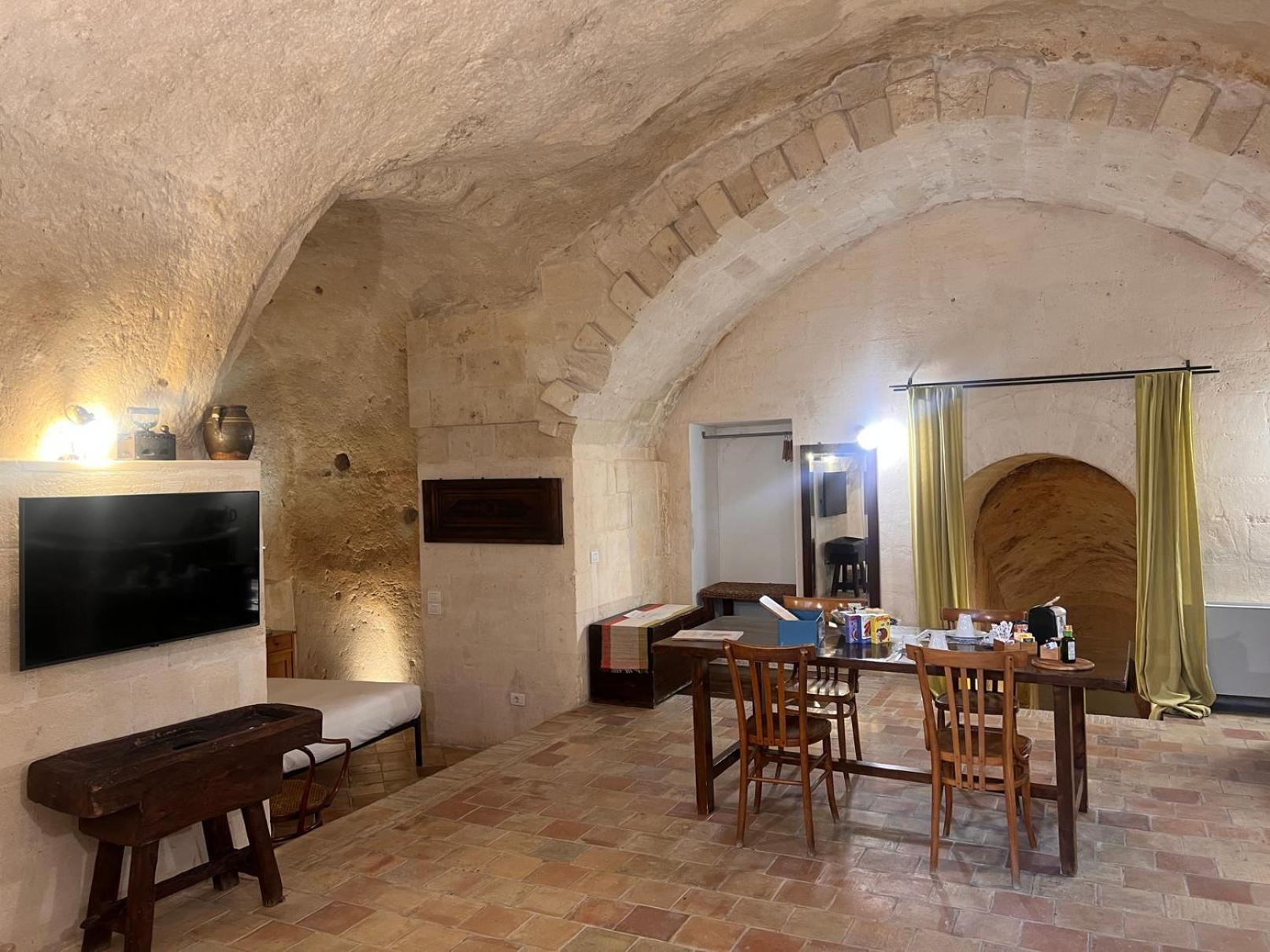Superior Suite - Photo 6