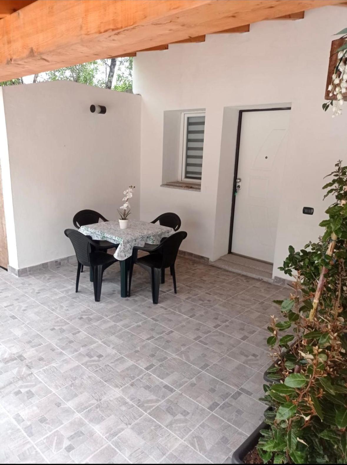One-Bedroom House photo 2
