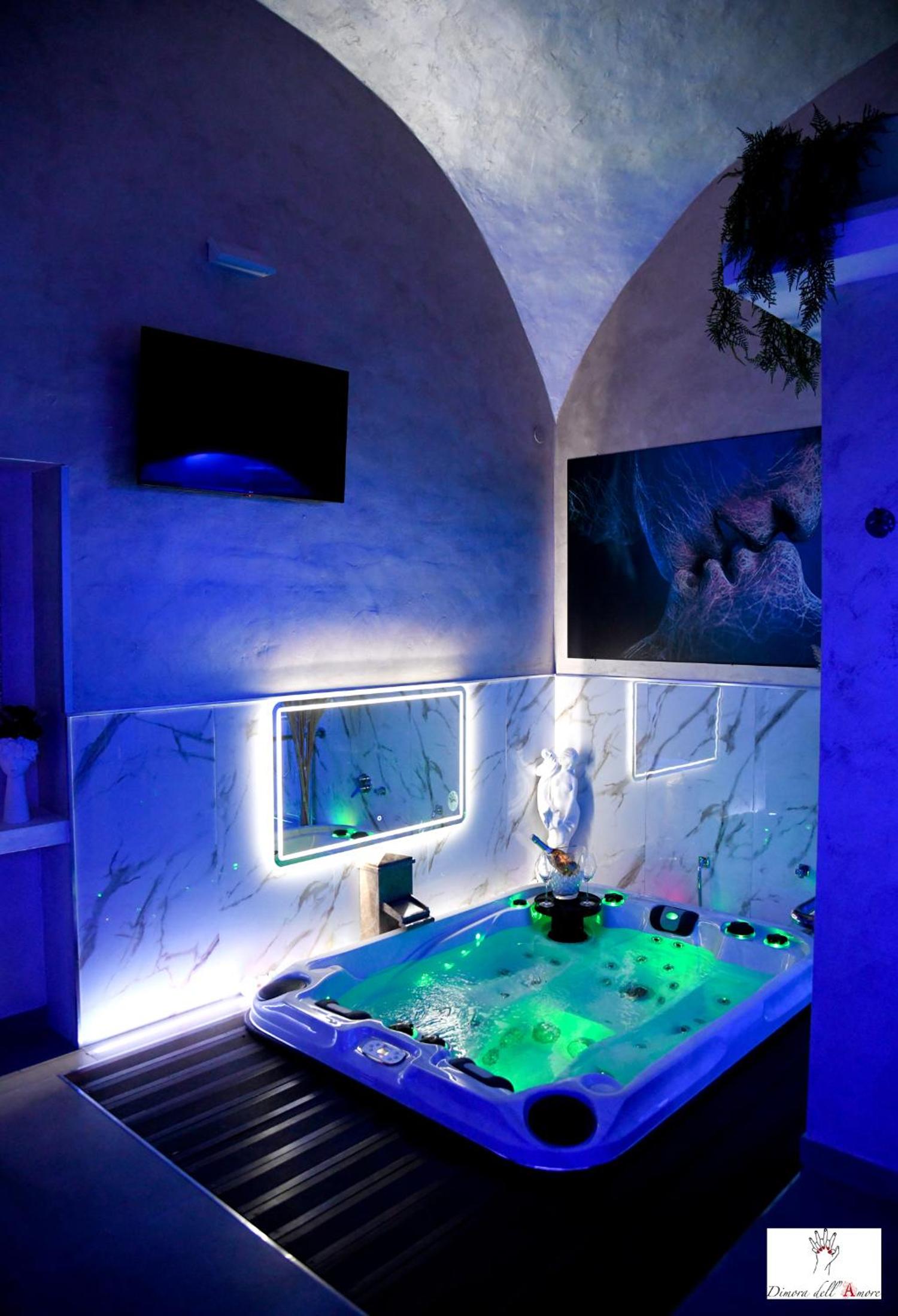 Deluxe King Room photo 2