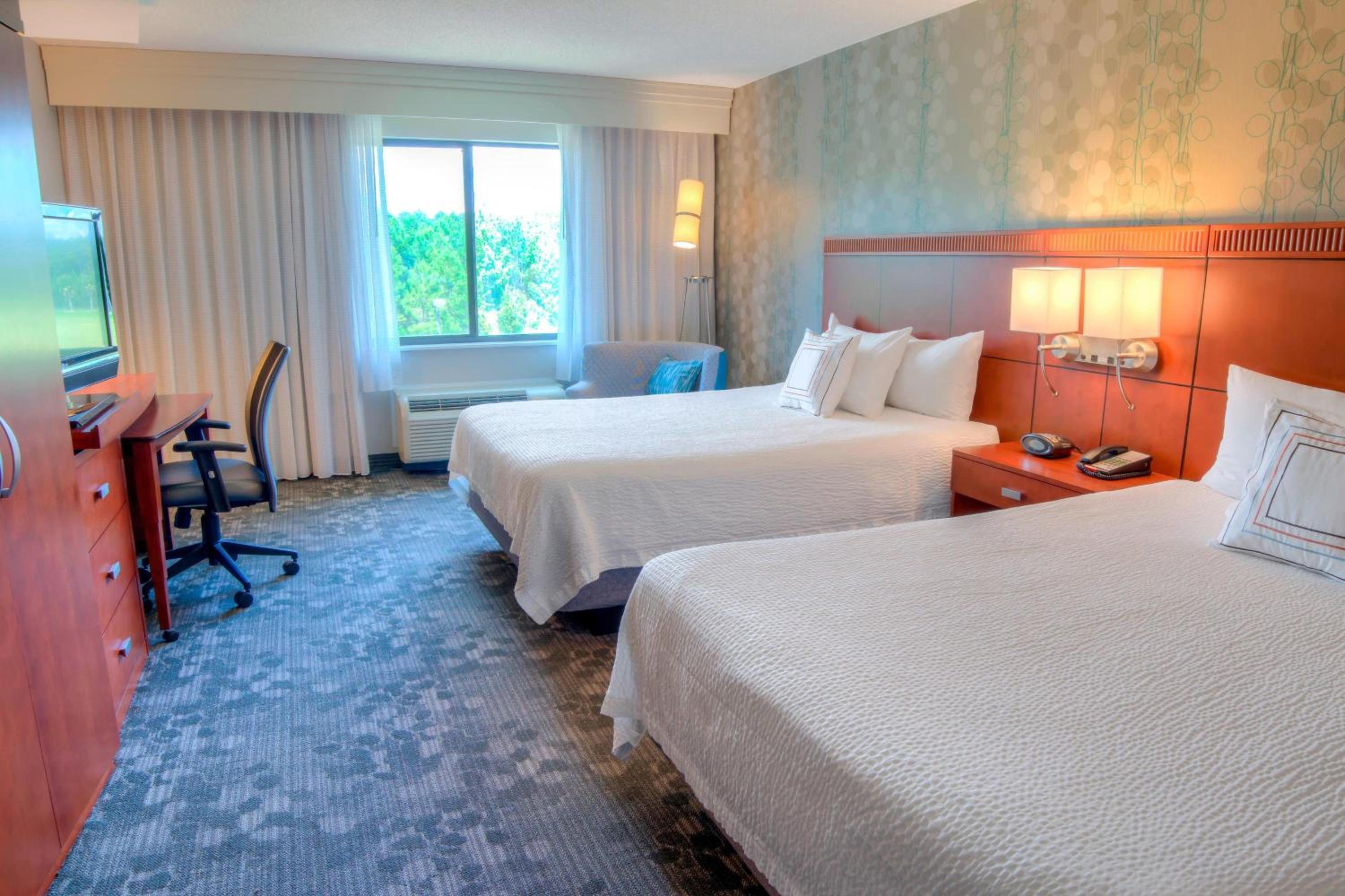 Queen Room with Two Queen Beds - Photo 1