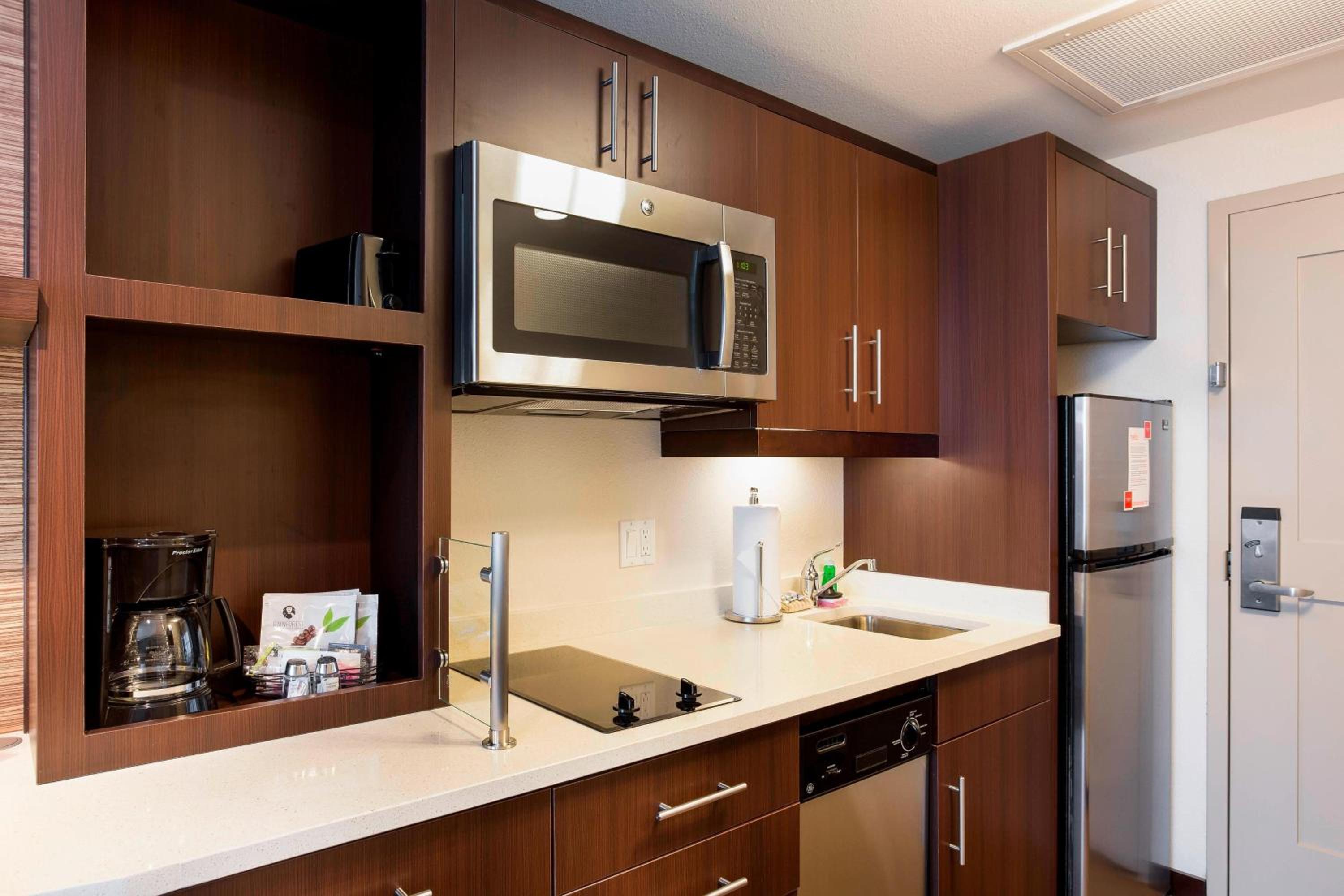King Studio with Roll-in Shower - Mobility and Hearing Accessible