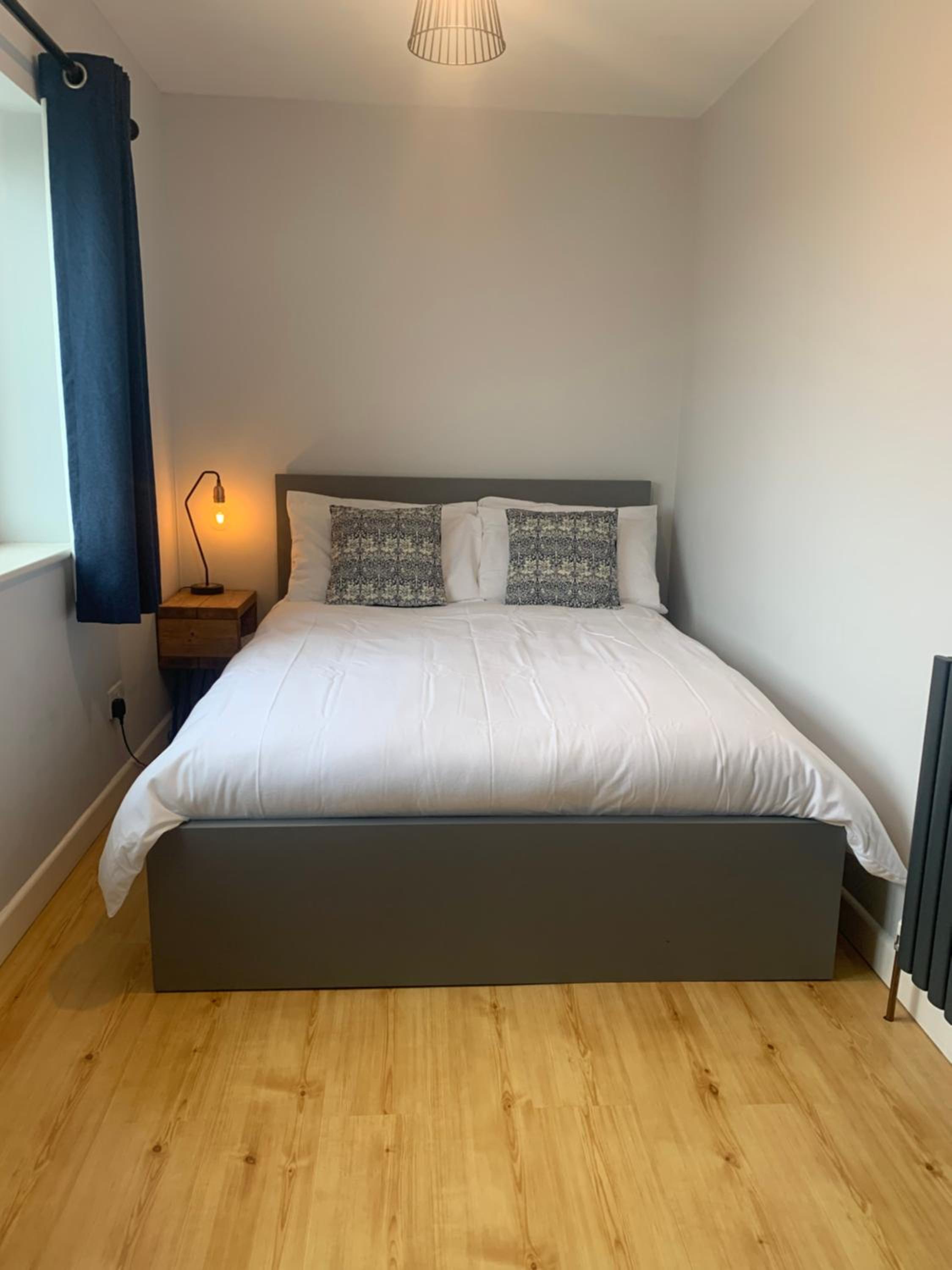 Five-Bedroom House photo 1