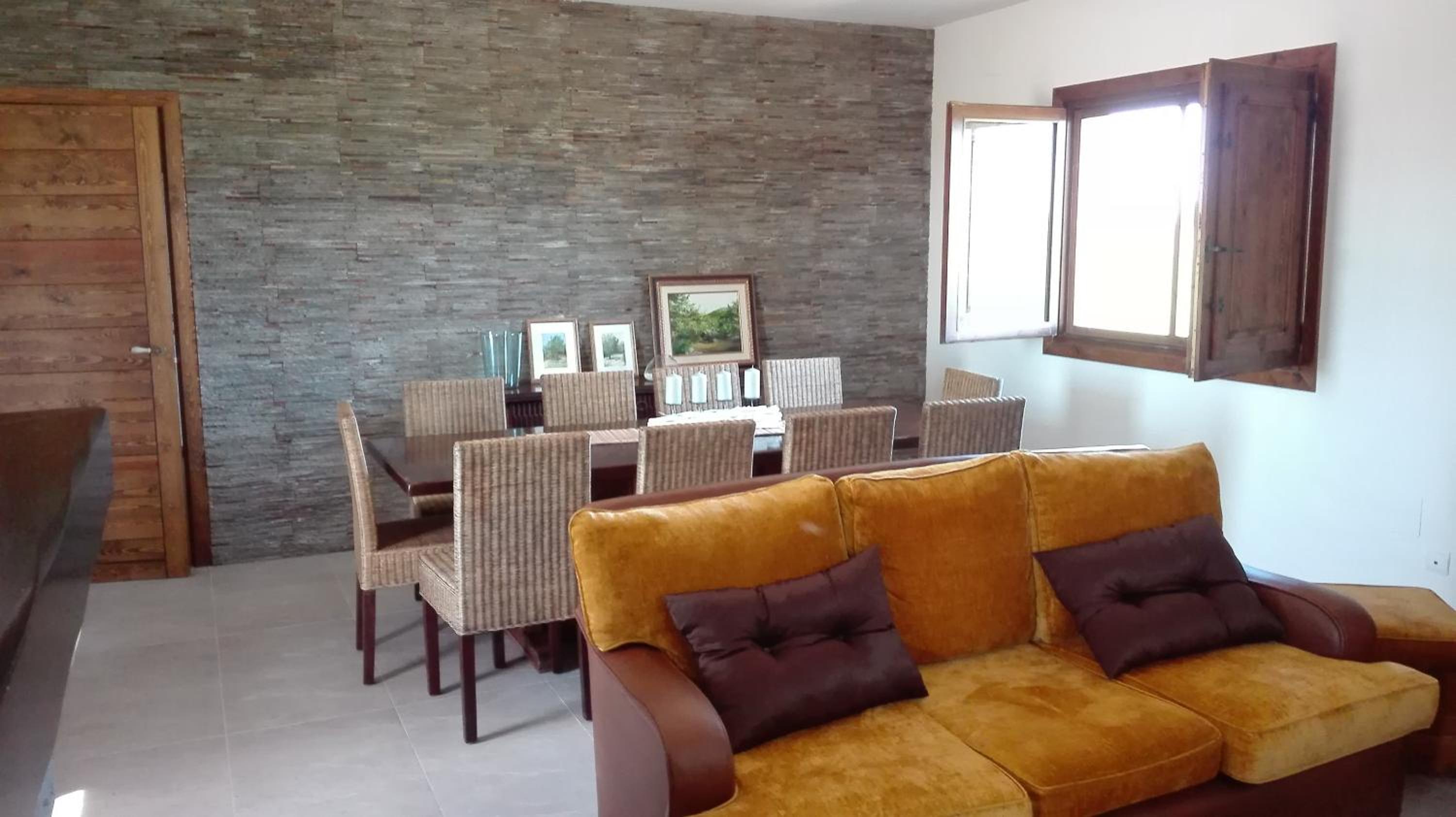 Four-Bedroom House - Photo 2