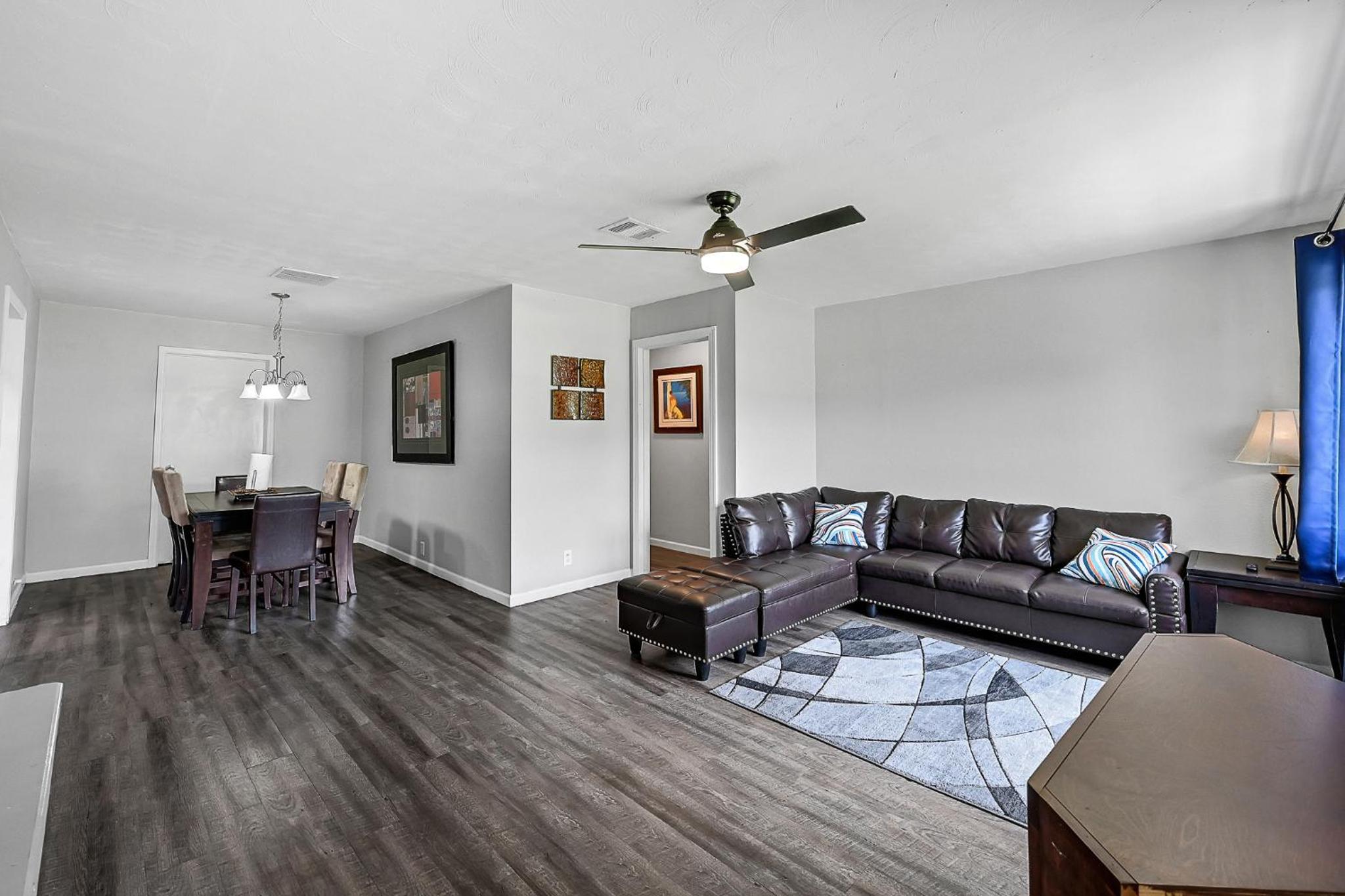 Four-Bedroom House photo 2
