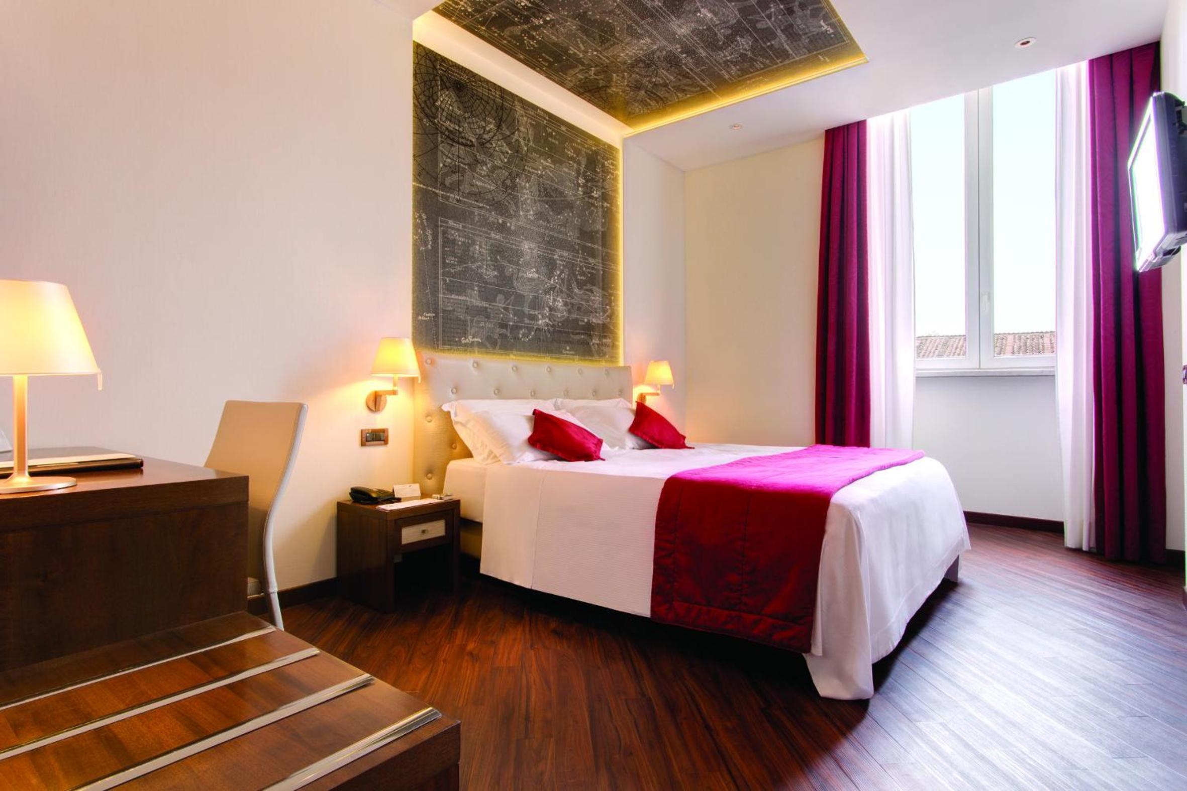 Classic Double or Twin Room thumbnail 5