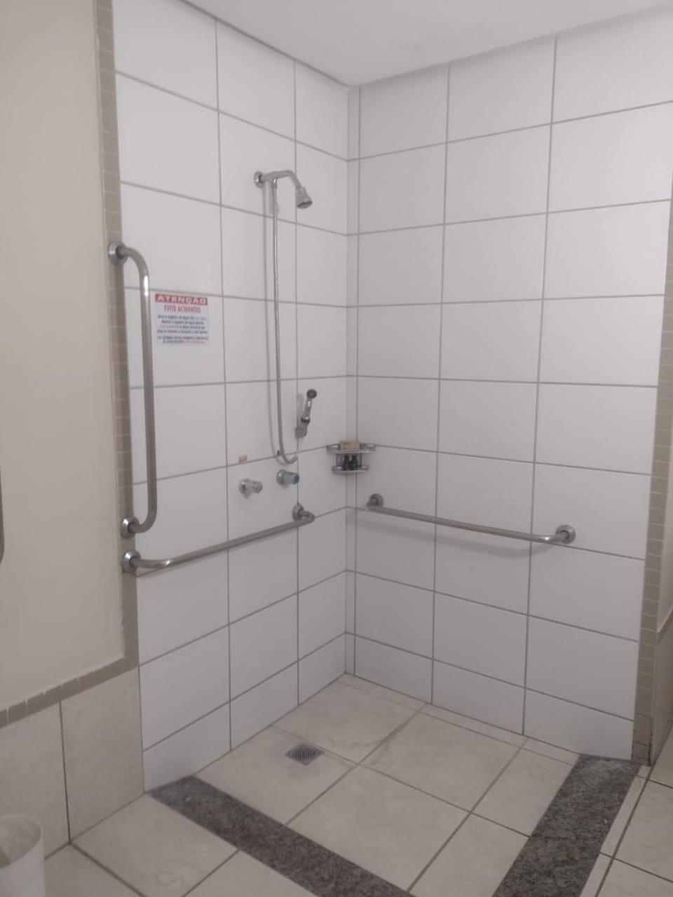 Queen Room - Disability Access photo 3