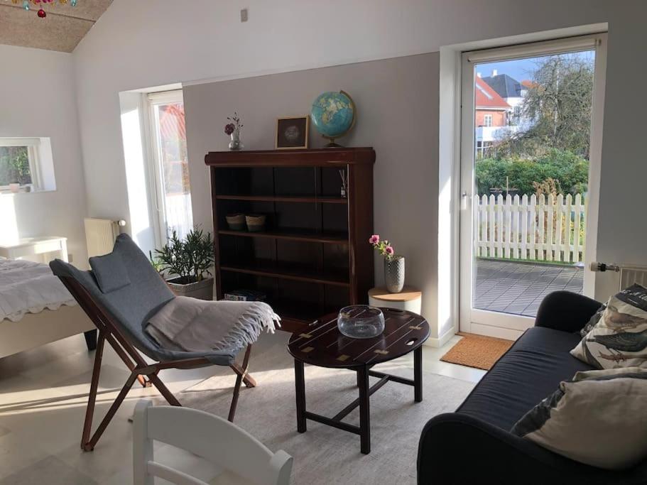 One-Bedroom House photo 2