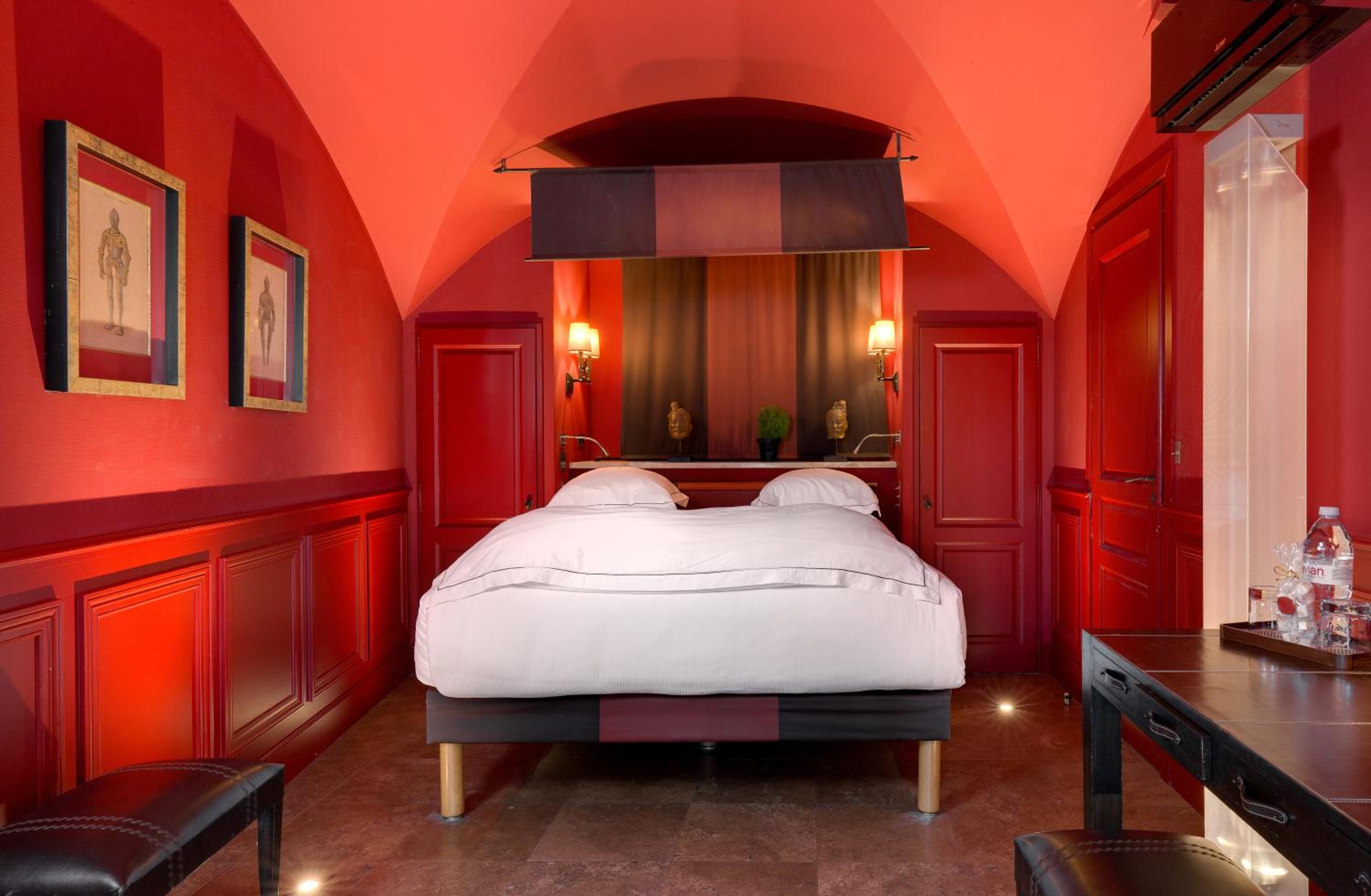 Deluxe Double Room - Photo 9
