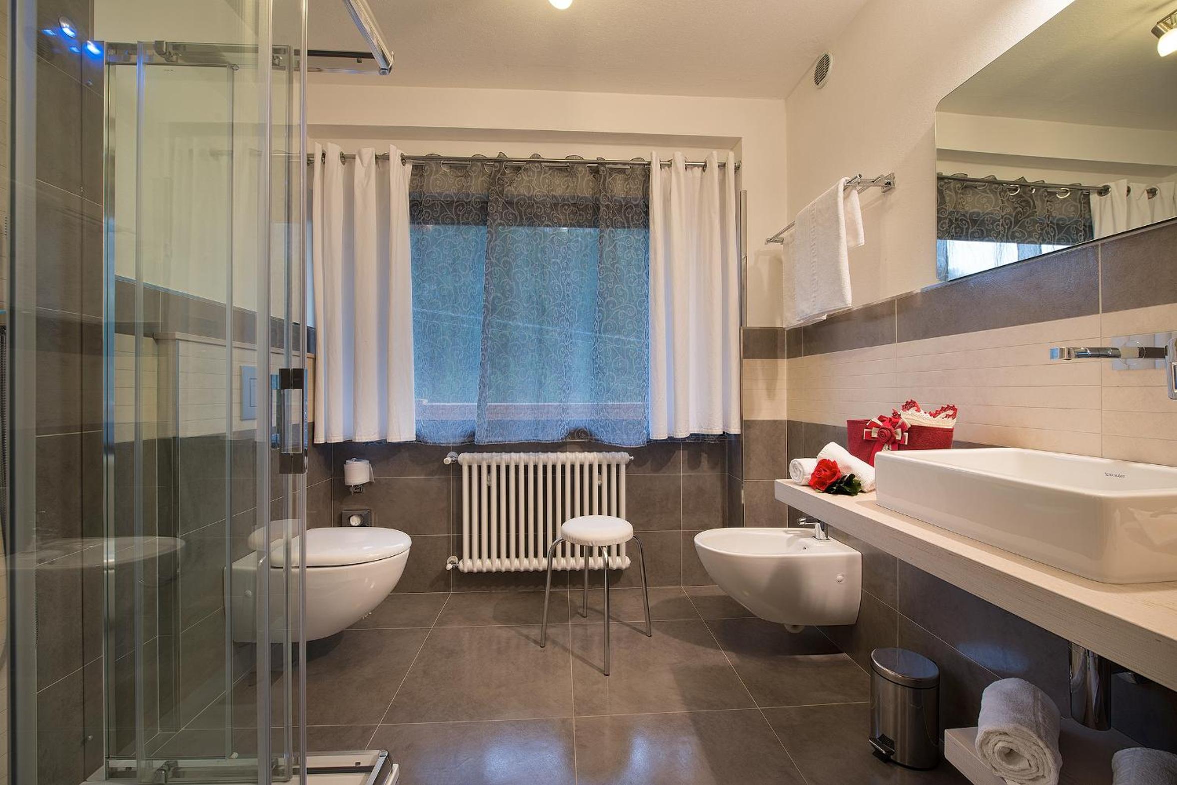 Superior Quadruple Room With Balcony photo 2