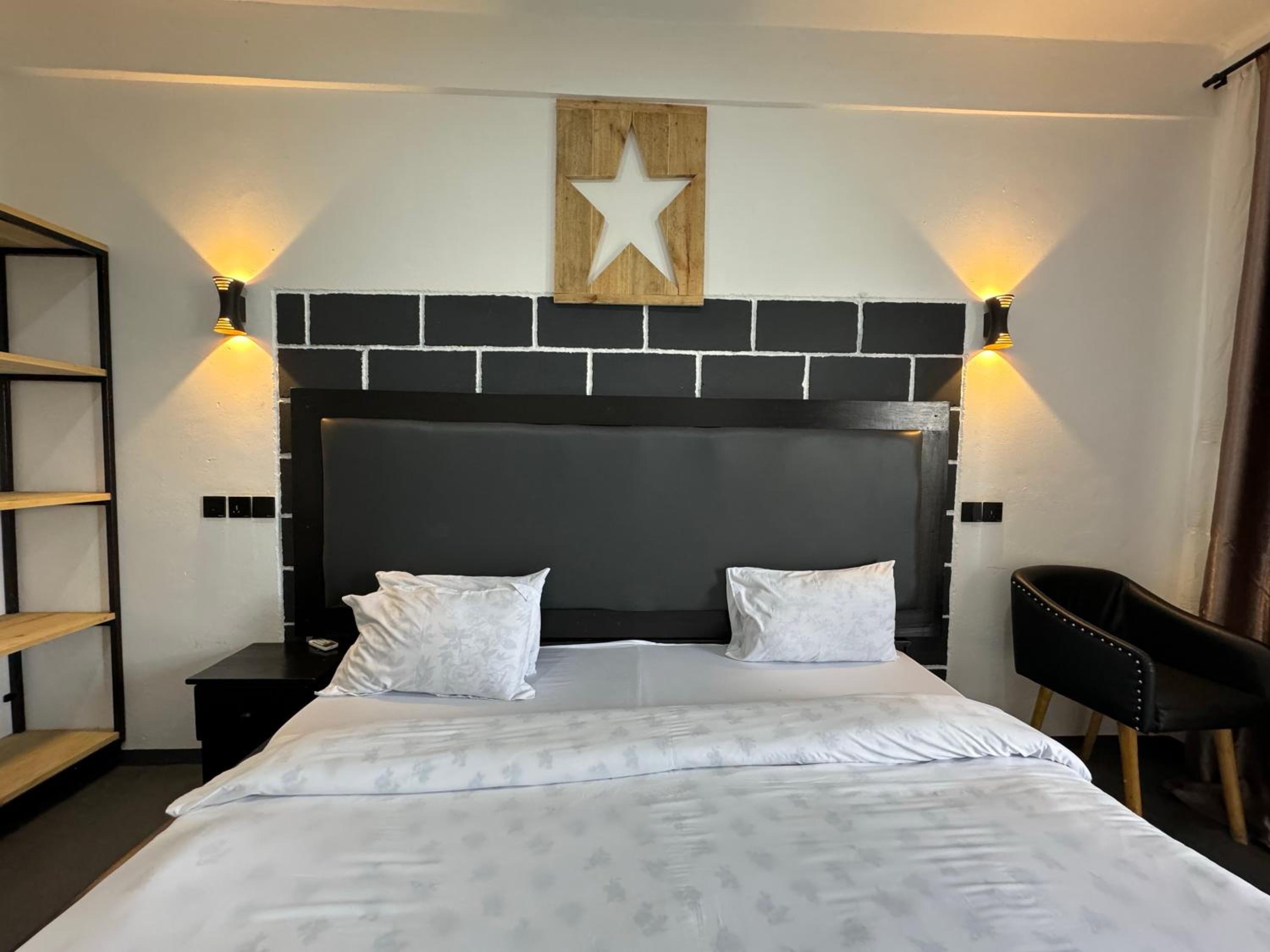 Deluxe Double or Twin Room - Photo 6