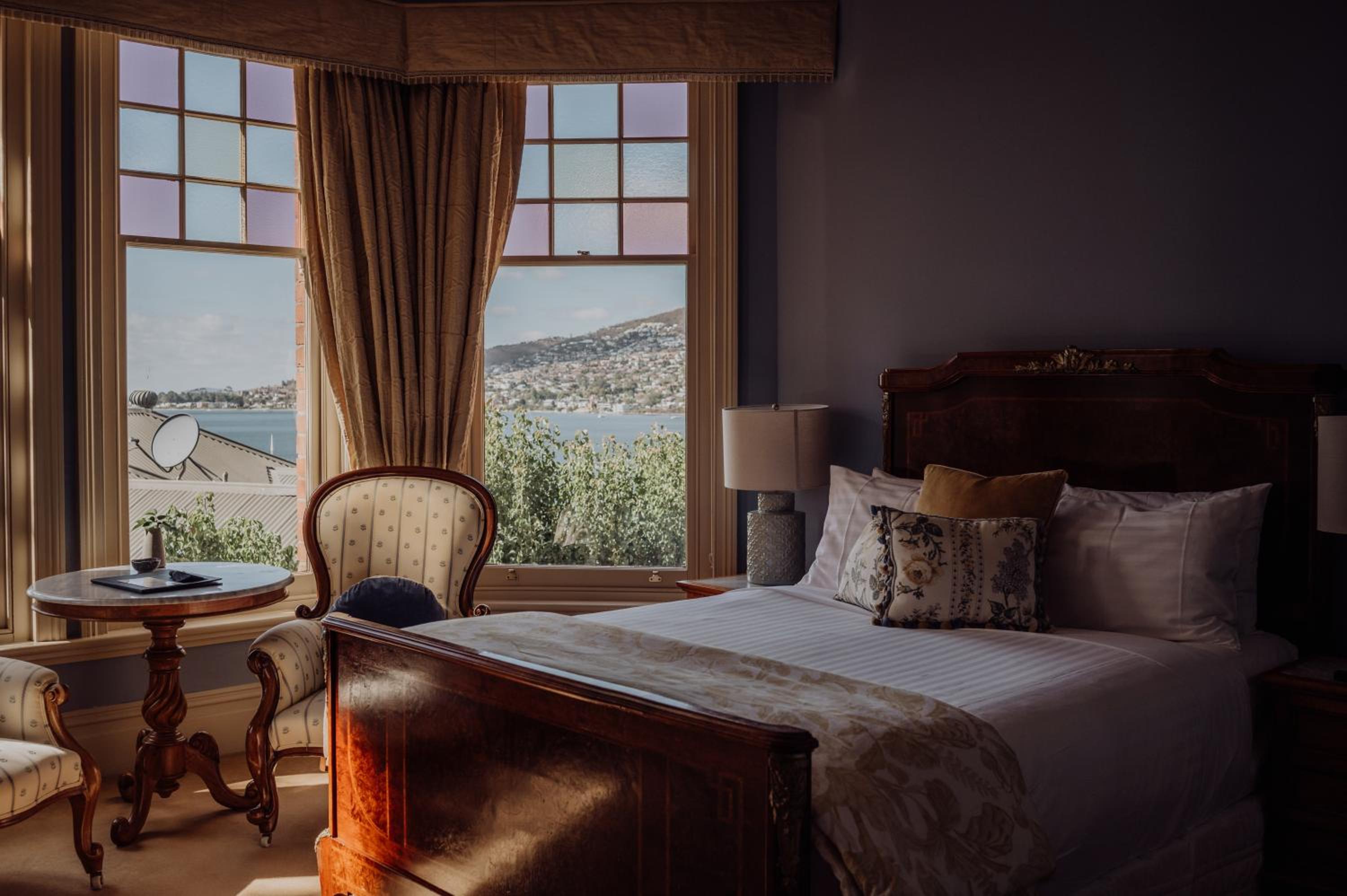 Queen Waterview – The Stowell photo 1