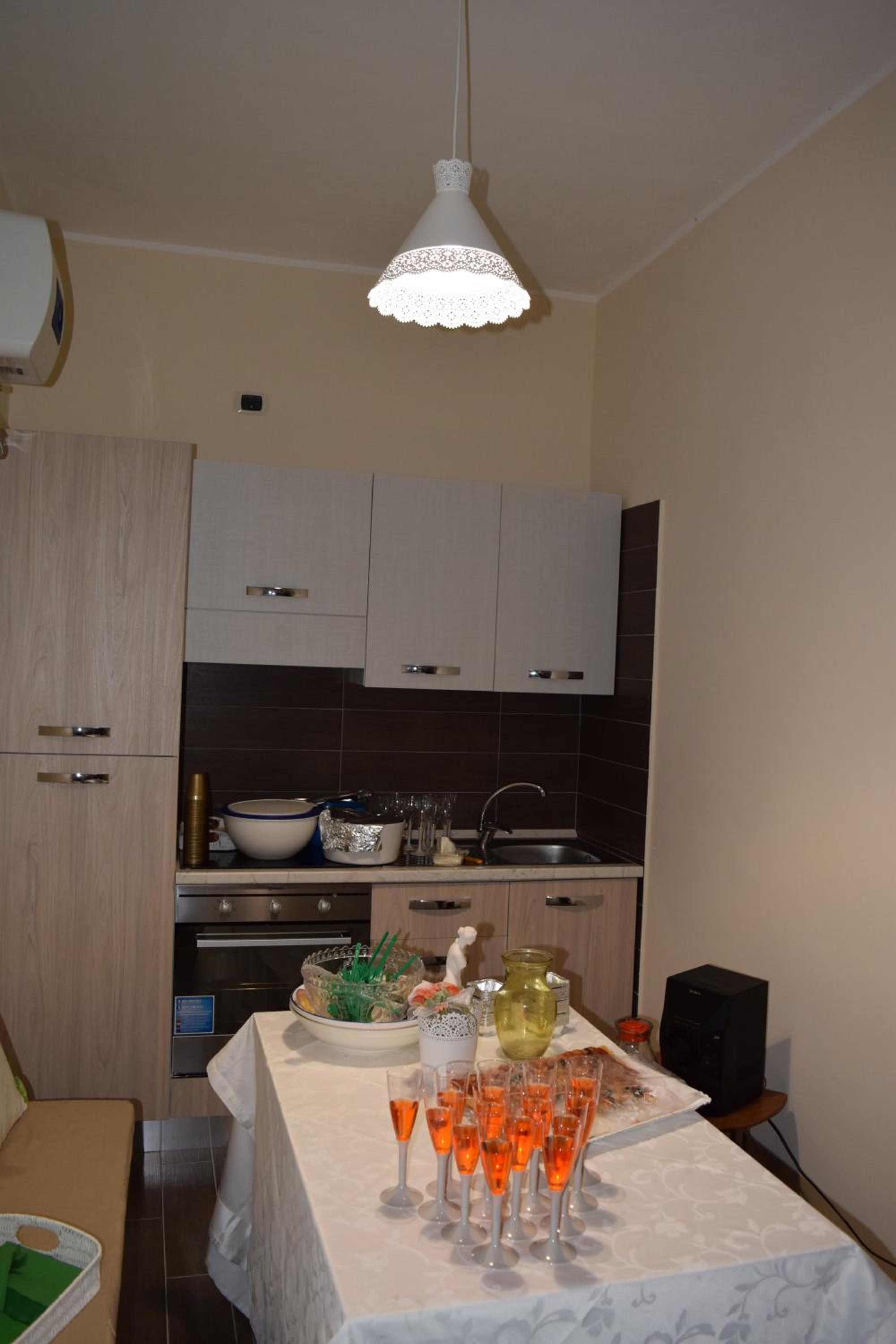 Quadruple Room with Private Bathroom - Photo 6