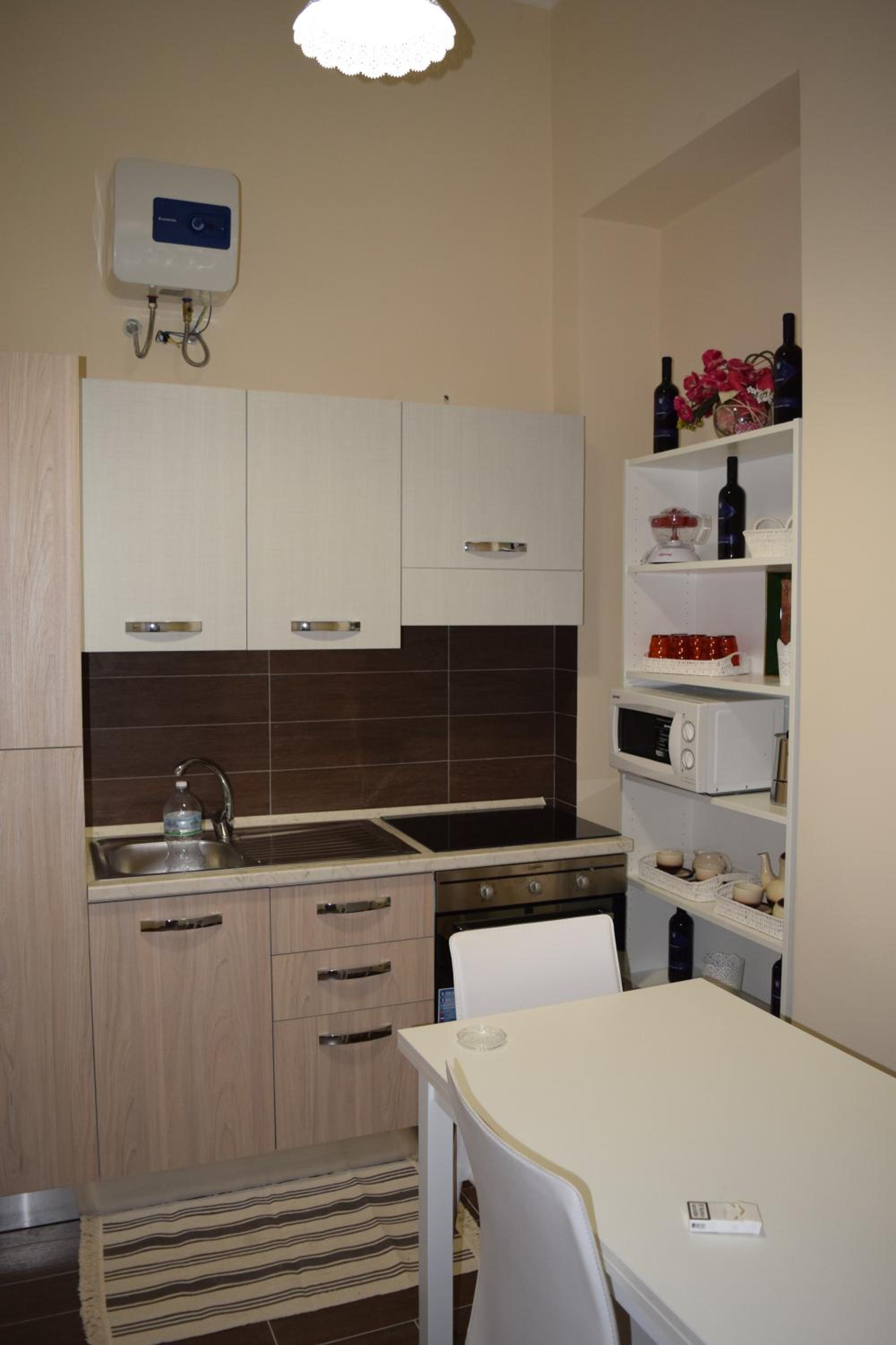 Quadruple Room with Private Bathroom - Photo 2