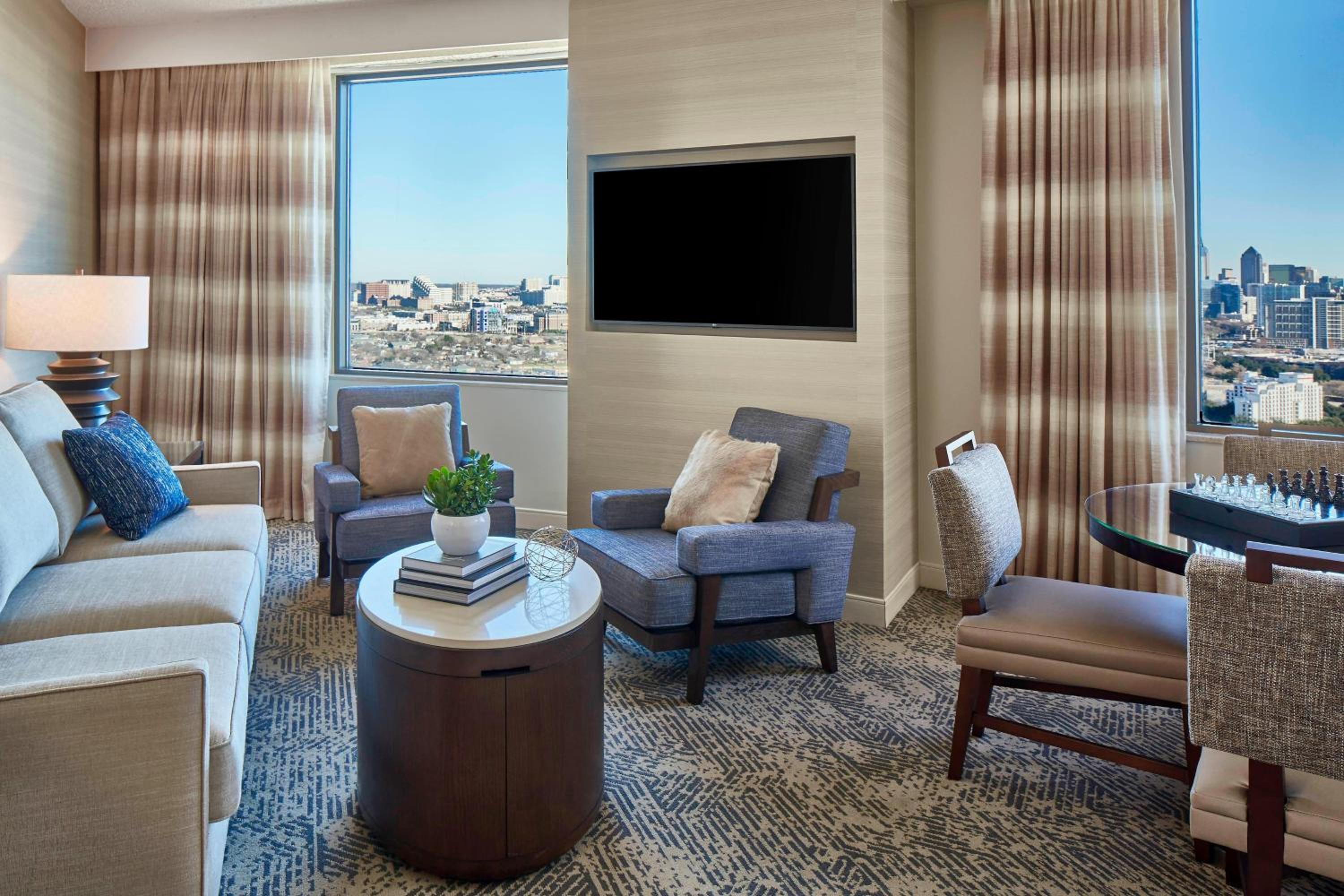 One-Bedroom Executive King Suite - Photo 7