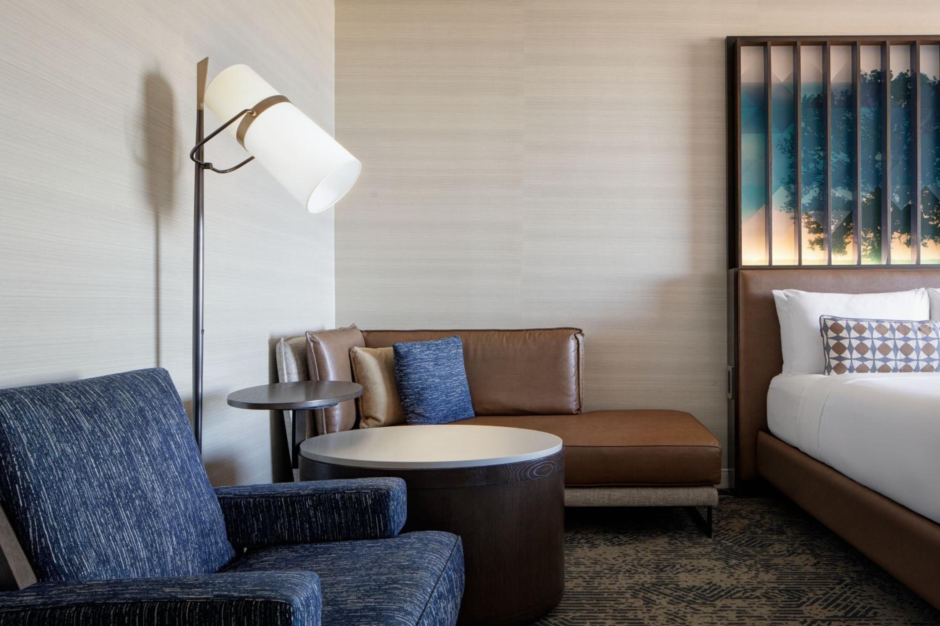 Guest Room with Two Queen Beds - Concierge Level - Photo 11