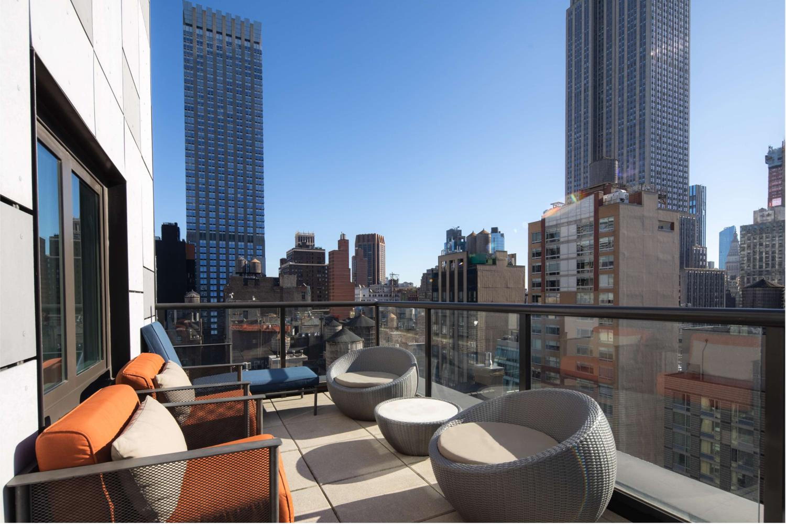 King Room Empire State Building View with Balcony thumbnail 6