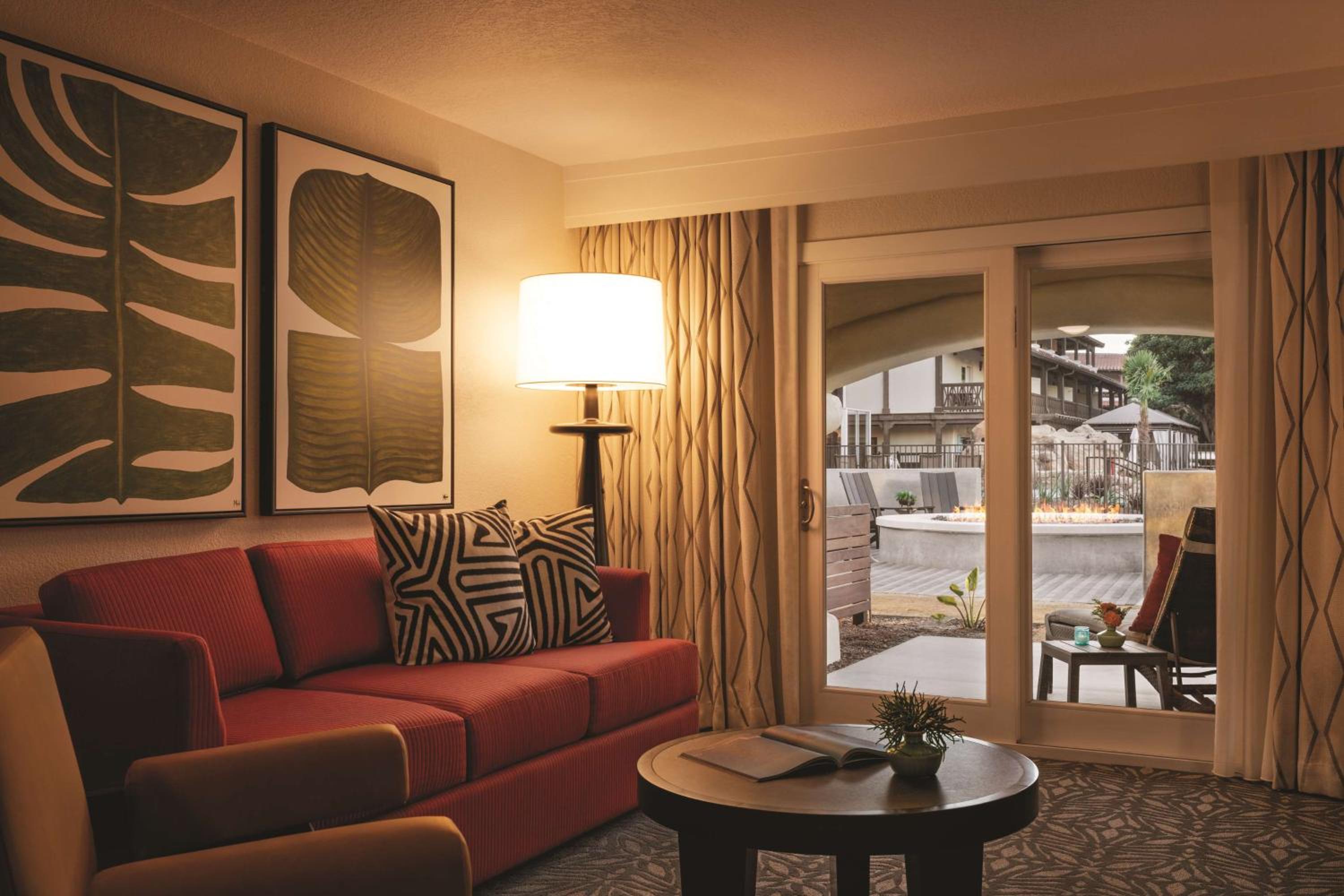 King Suite with View - Non-Smoking